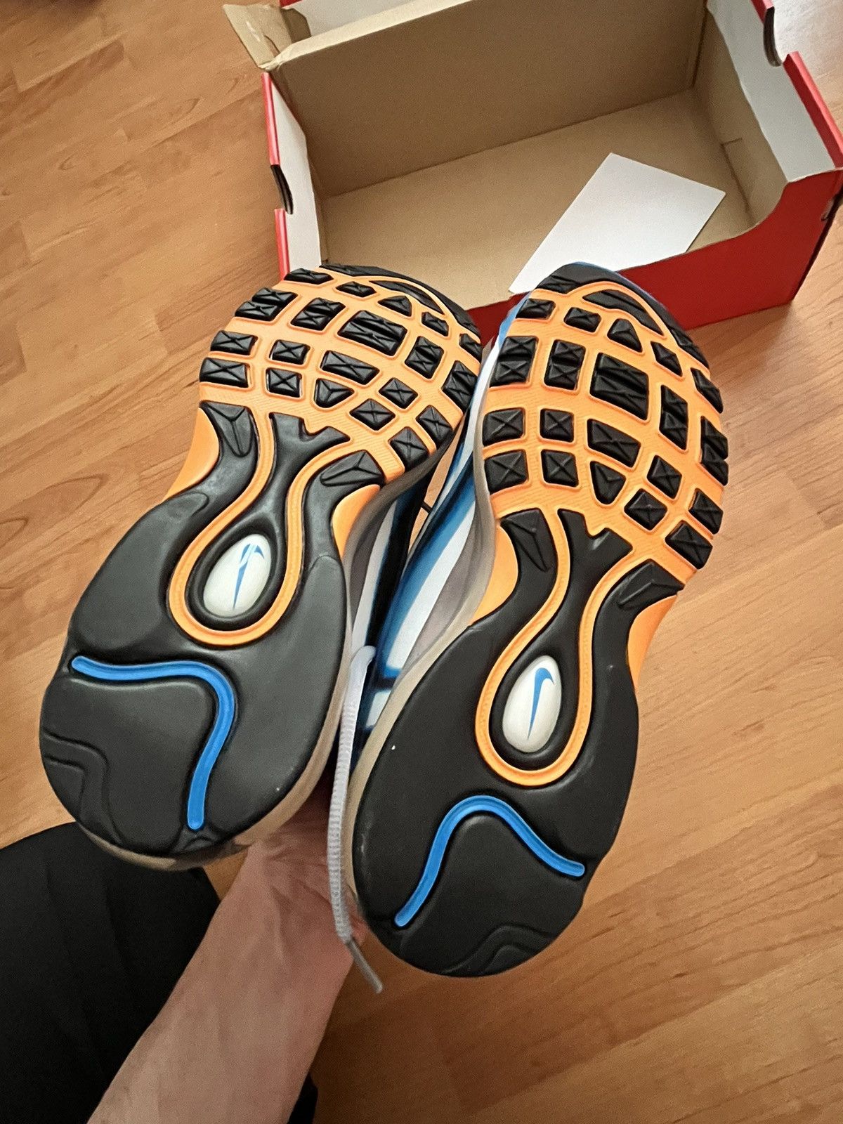 Nike NIKE AIR MAX DELUXE 99 Size US 9 / EU 42 - 7 Thumbnail