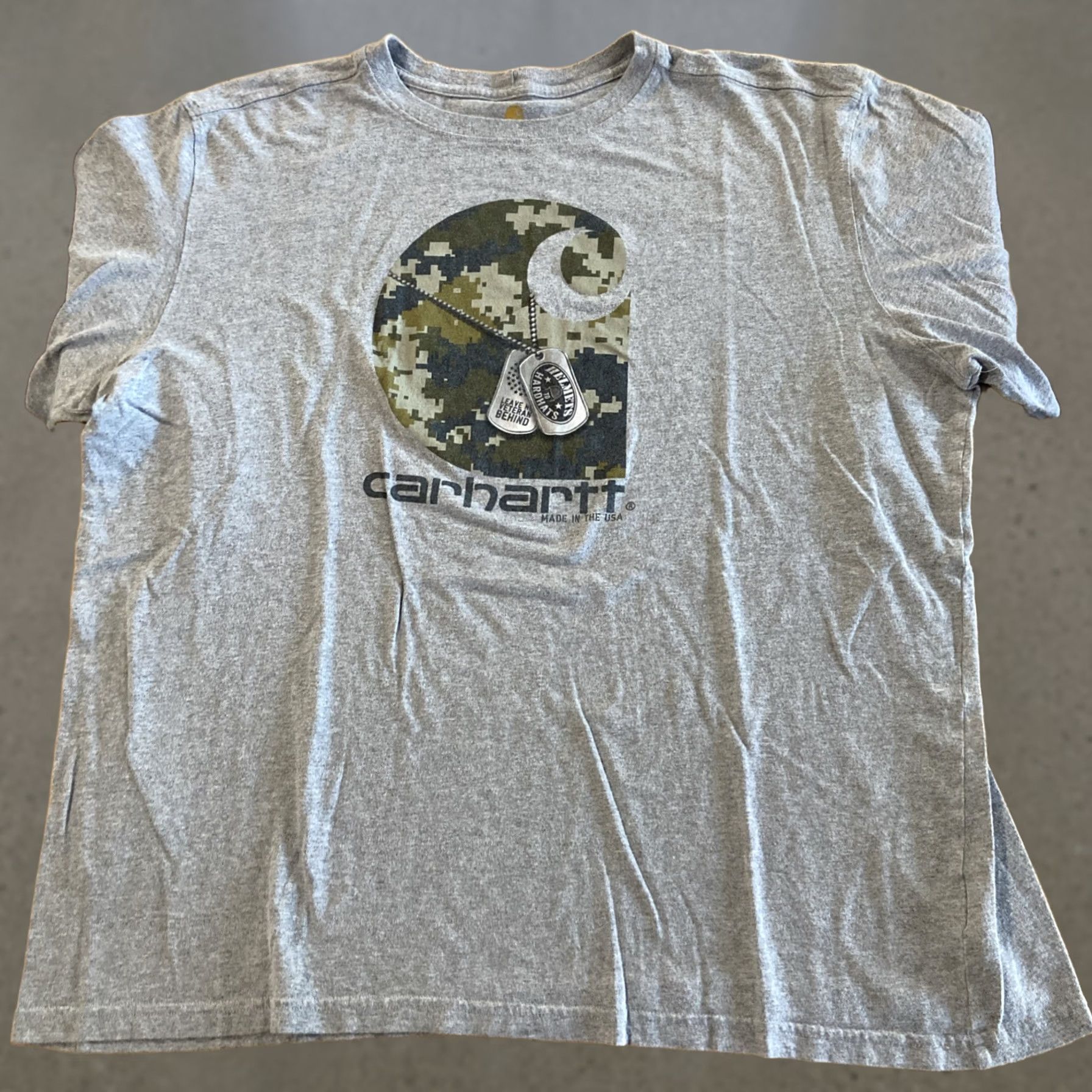 Carhartt Carhartt T-Shirt Mens 2XL Gray Camouflage Helmet to Hardhats USA Veteran Crew Neck Short Sleeve Relaxed Cotton Solid Graphics Logo Dog Tags Army Size US XXL / EU 58 / 5 - 1 Thumbnail