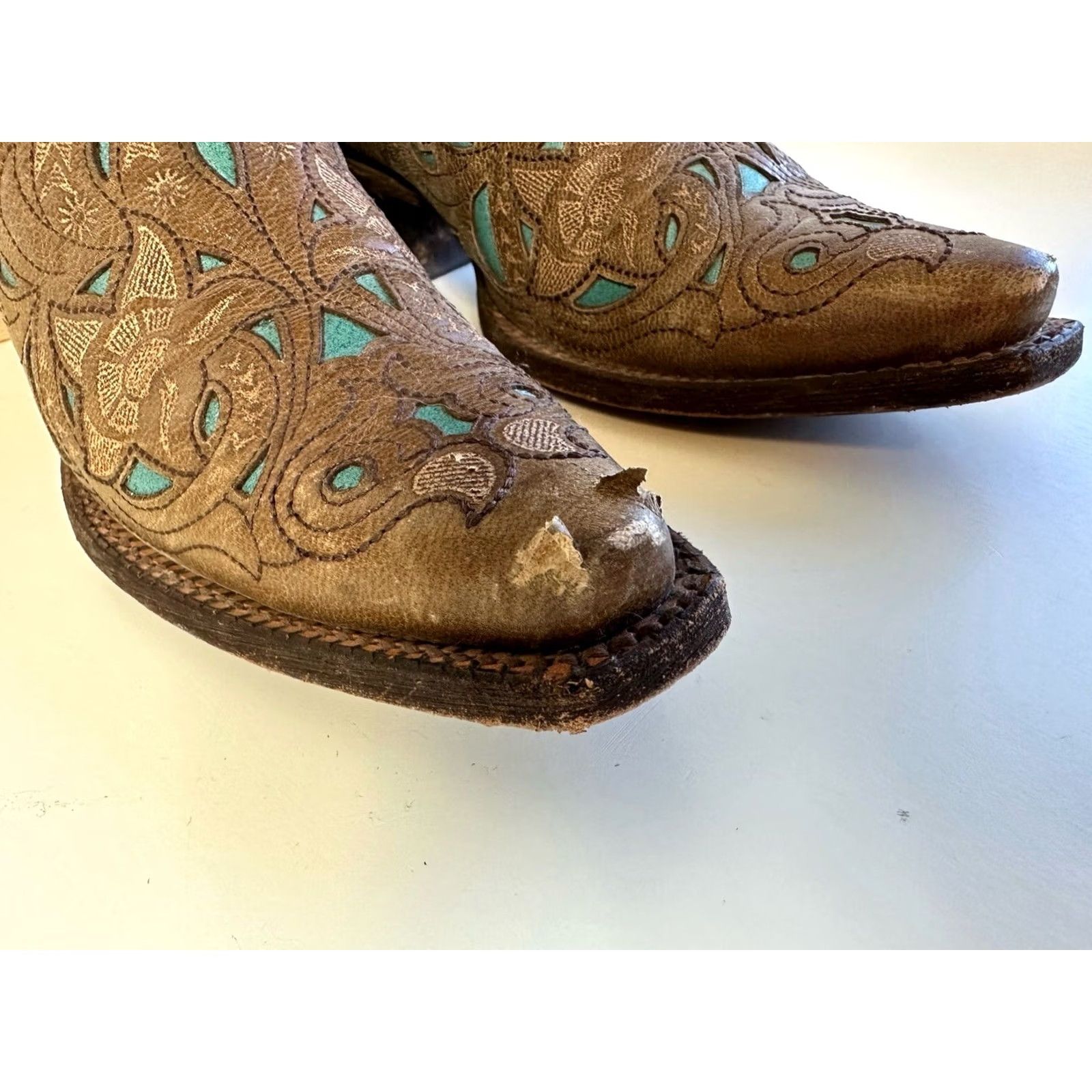 Vintage Corral Boots Cowgirl Snip Toe Leather Brown Turquoise Inlay Women’s 6 M Boots Brown Cowgirl Western Leather Turquoise Inlay 6 M Womens Size US 6 / IT 36 - 4 Thumbnail
