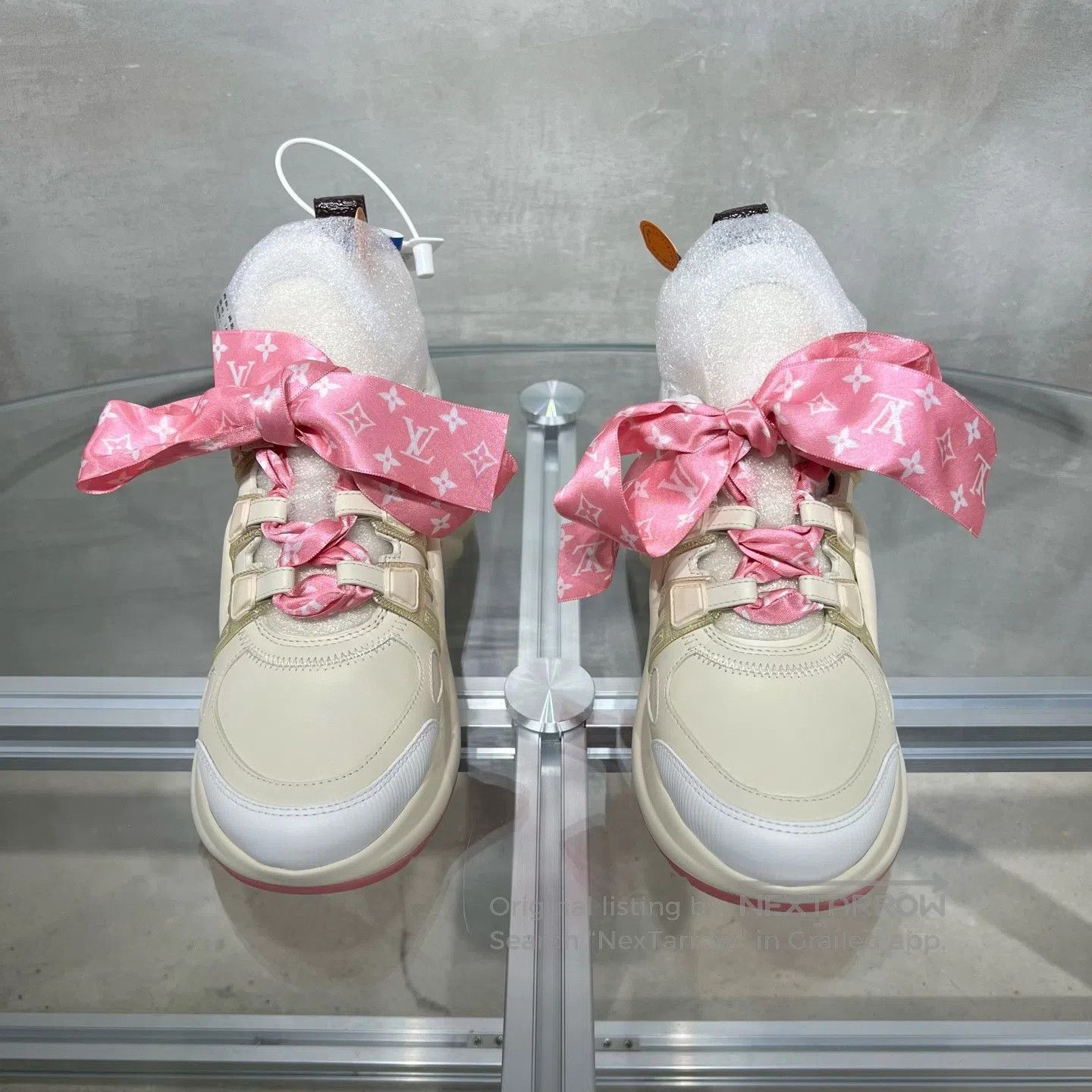 Louis Vuitton Louis Vuitton Pink-white bow-shaped arch bridge shoes Size US 6 / IT 36 - 2 Thumbnail