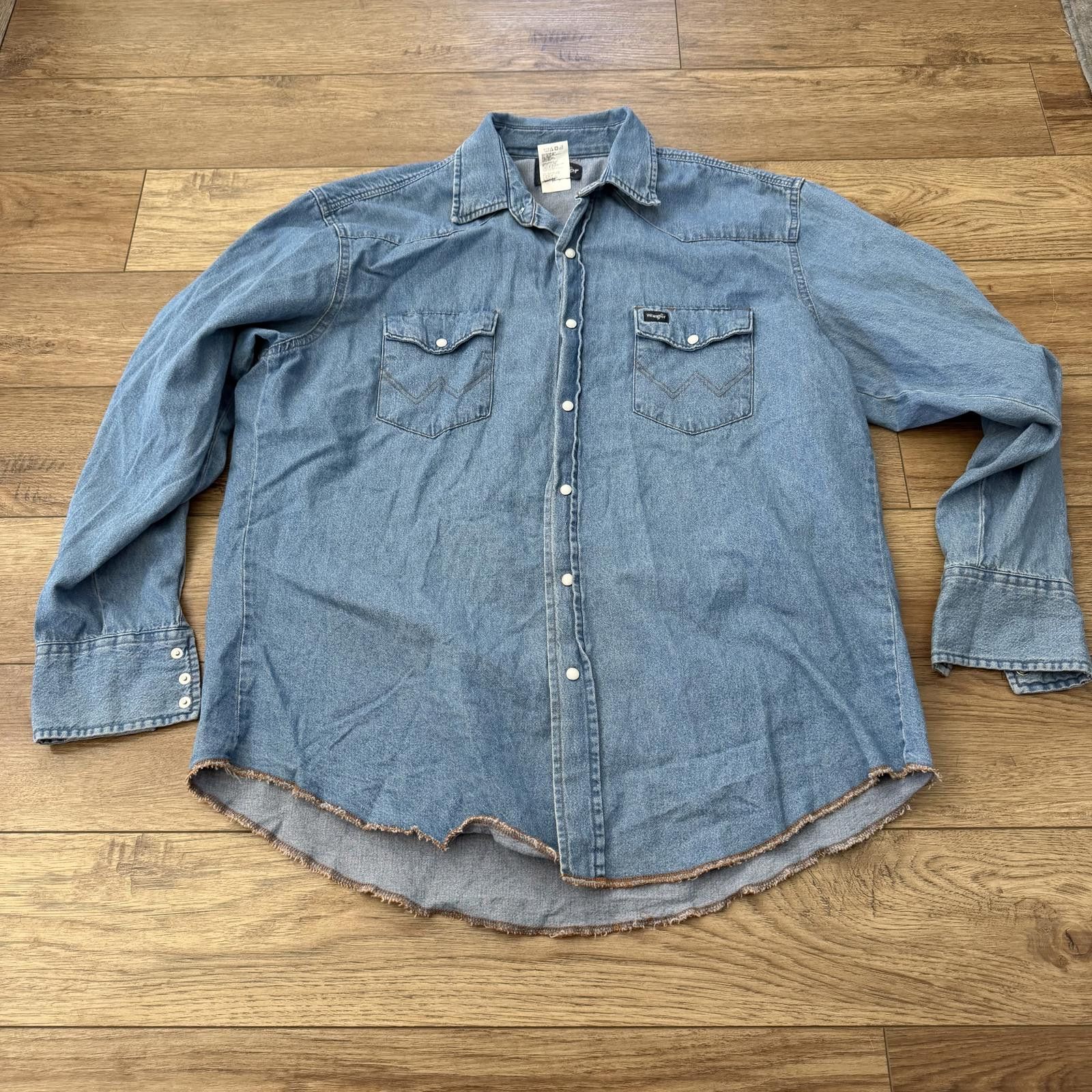 Vintage Wrangler Western Denim Snap Shirt Cowboy 90s