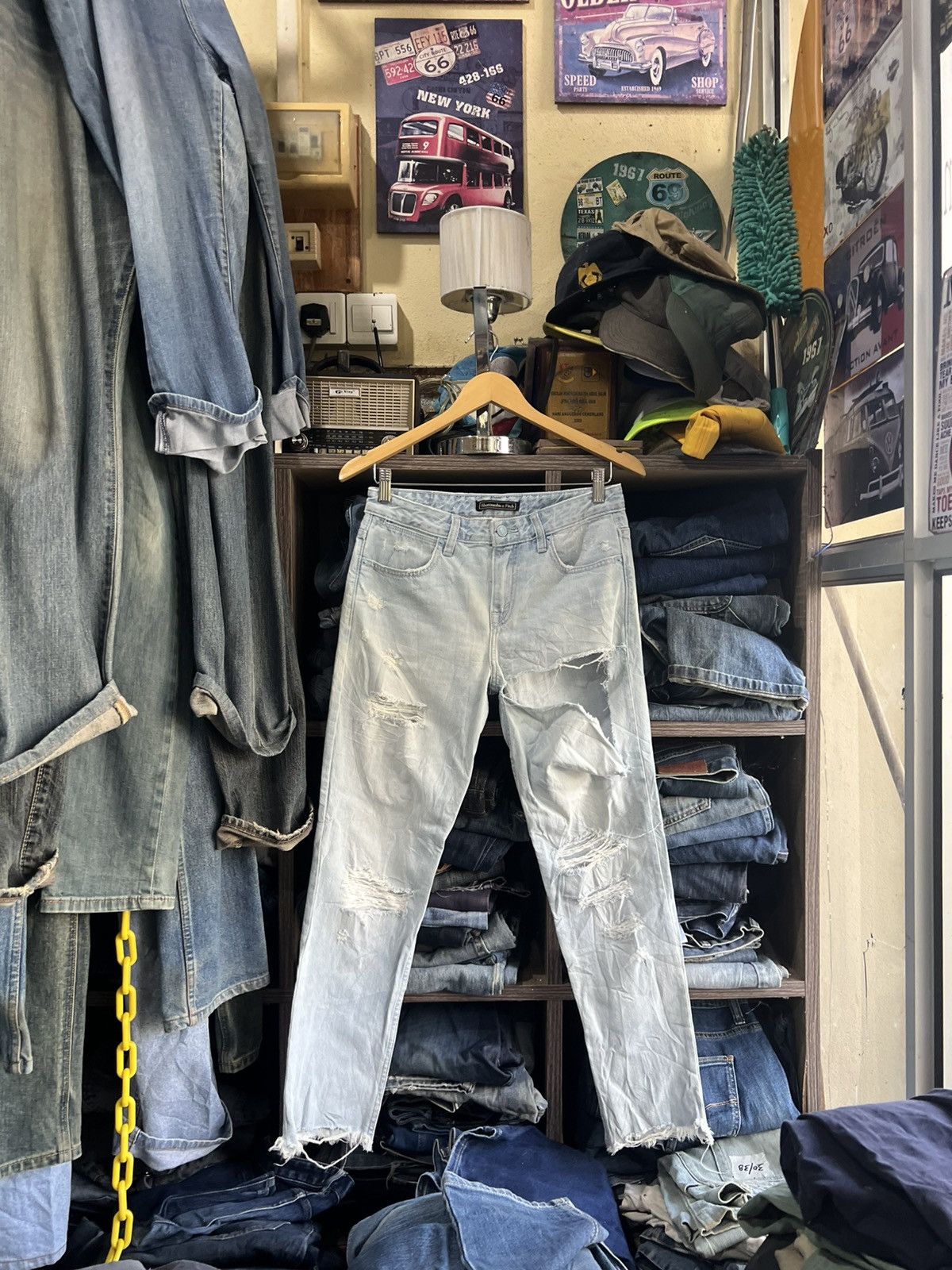 Abercrombie & Fitch 🔥Abercrombie & Fitch Signature Collection Distressed Denim Size US 29 - 1 Thumbnail