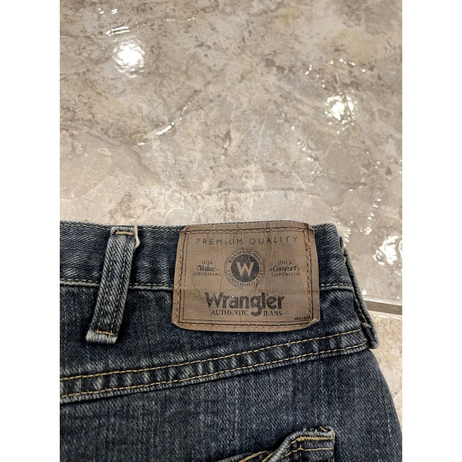 Wrangler Mens 40 Wrangler Relaxed Fit 10" Dark Wash Denim Blue Jean Classic Jorts Size US 40 / EU 56 - 3 Thumbnail