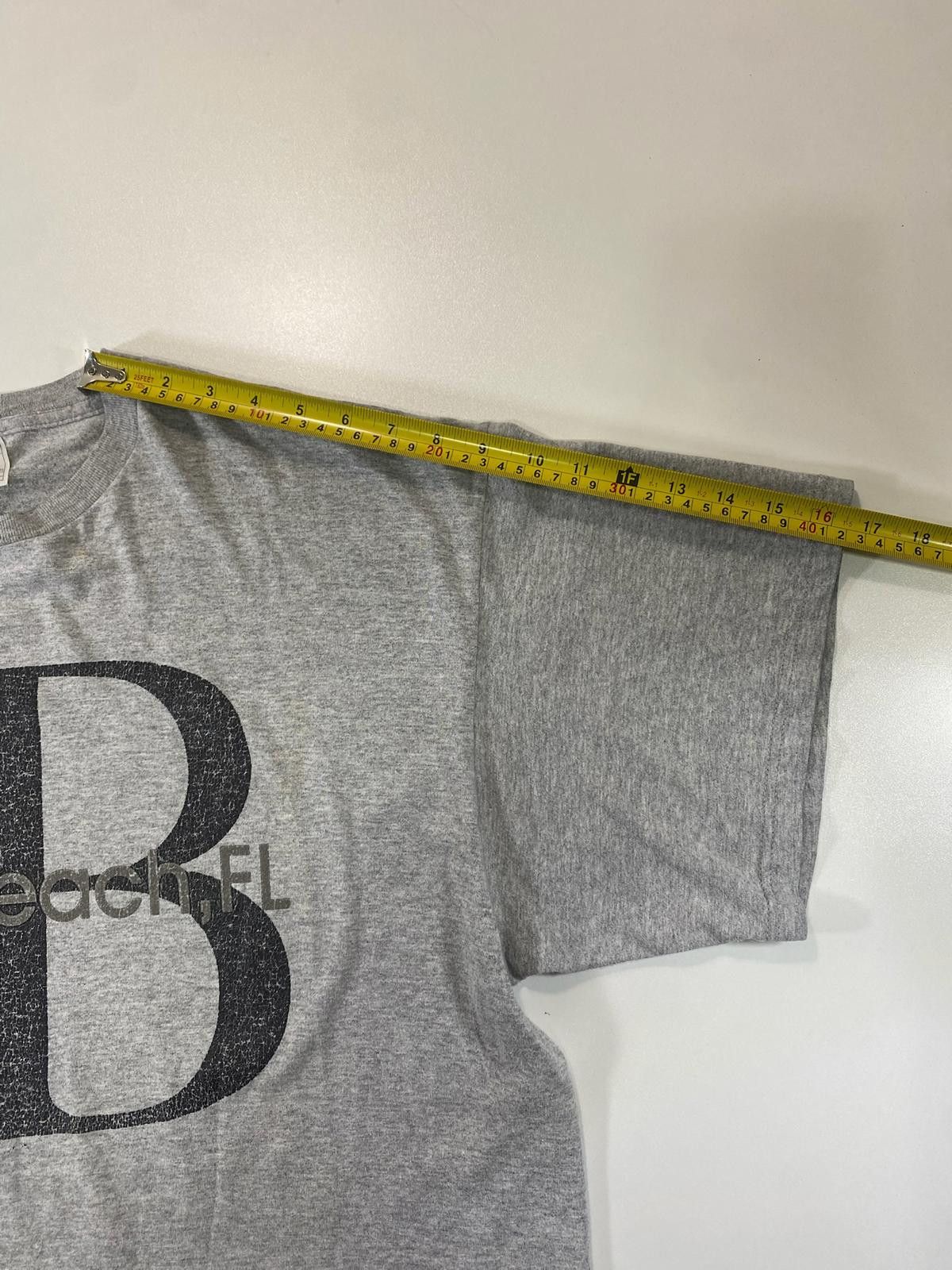Unknown London Vintage Miami Beach FL Graphic Grey T-Shirt Size US XL / EU 56 / 4 - 5 Thumbnail