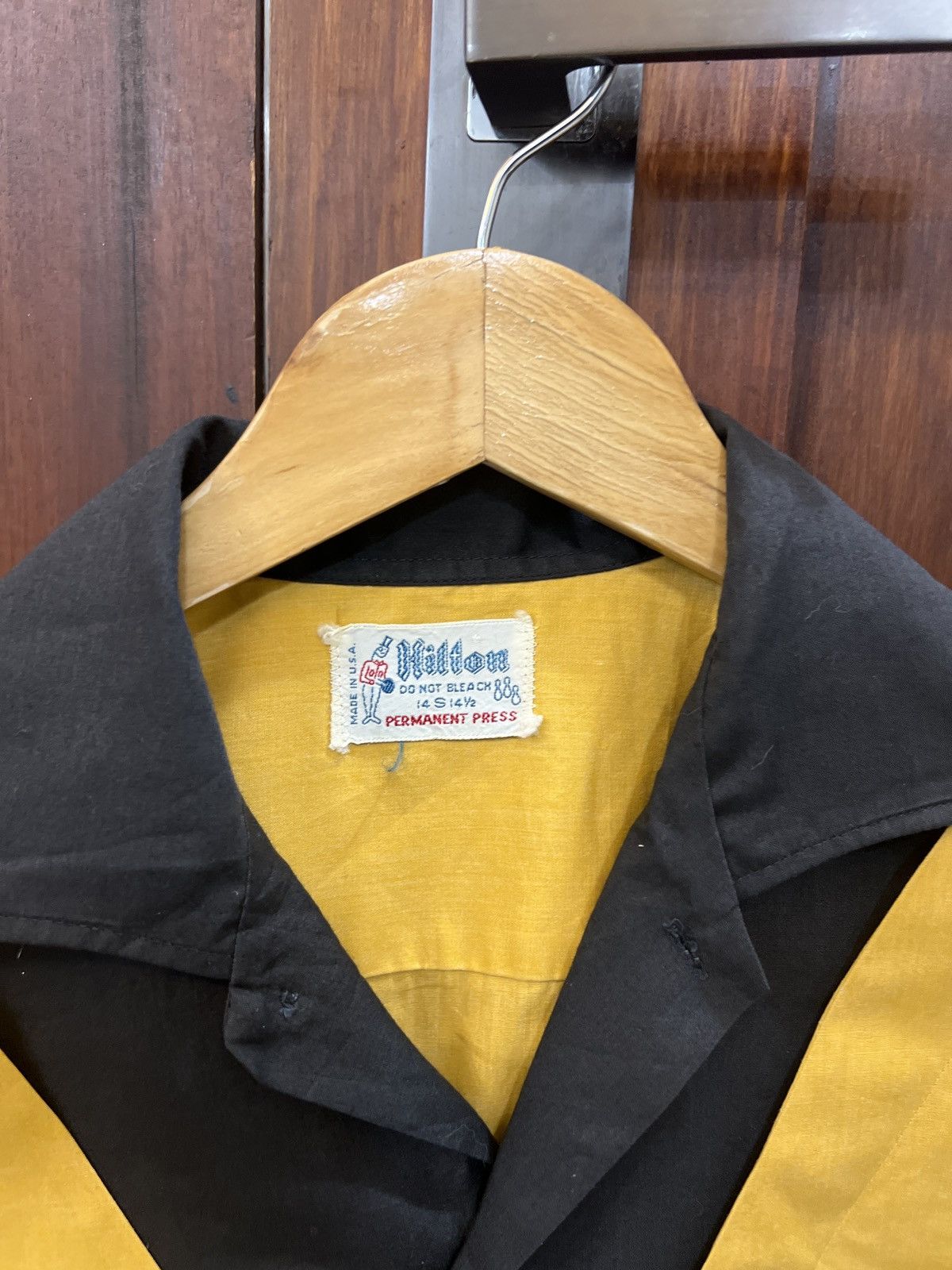 Vintage *RARE* Vintage Hilton USA-Made Bowling Shirt - Size US S / EU 44-46 / 1 - 3 Thumbnail