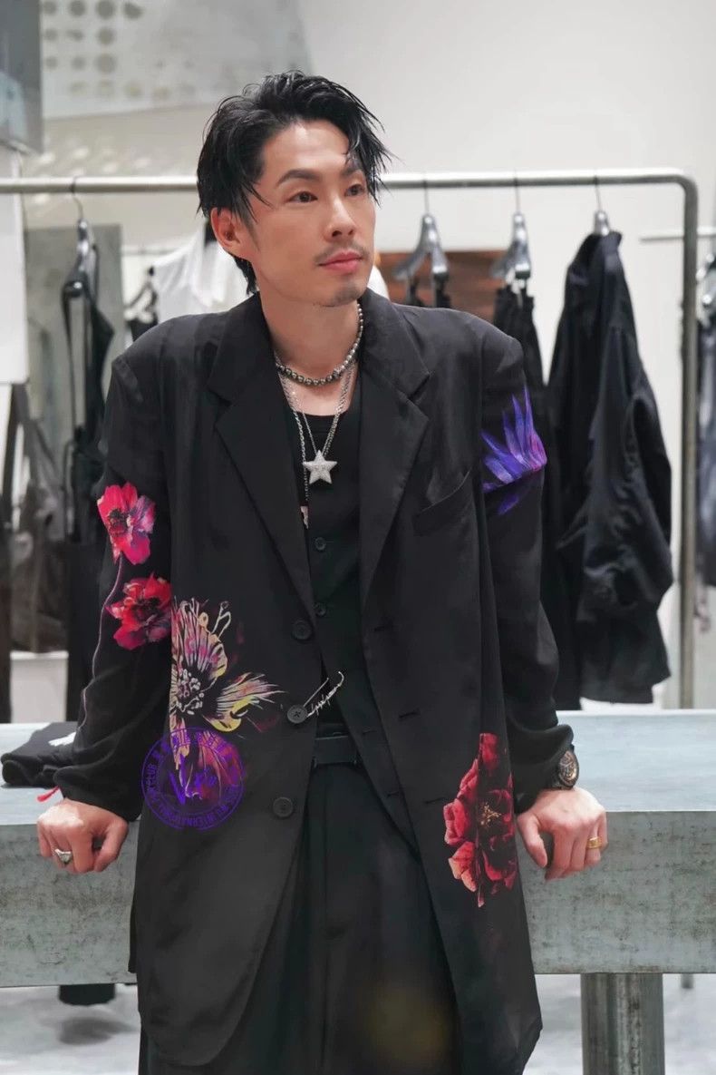 Yohji Yamamoto Yohji Yamamoto size 4 25 SS asymmetric floral silk blazer Size 38R - 8 Thumbnail