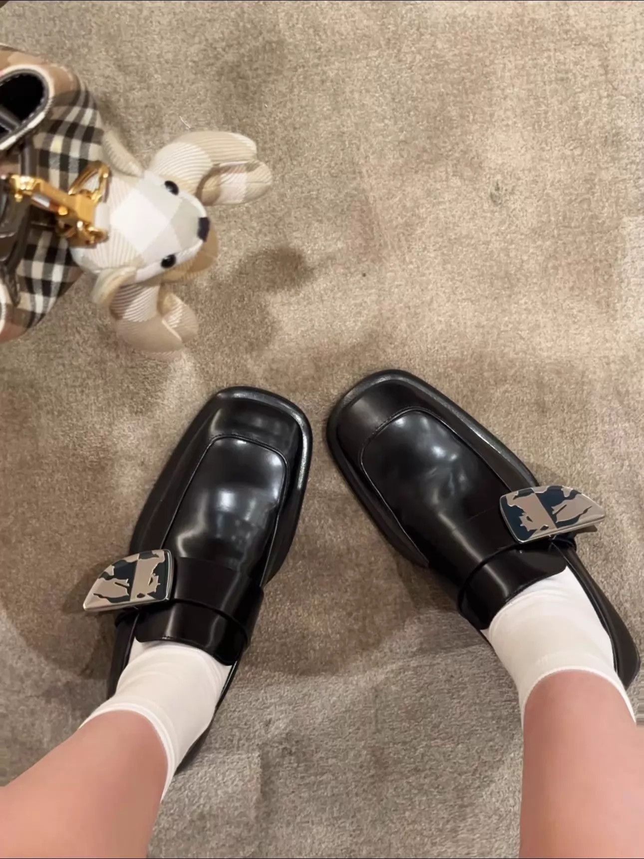 Burberry Burberry Shield Loafer Women's Black Size US 6.5 / IT 36.5 - 9 Thumbnail