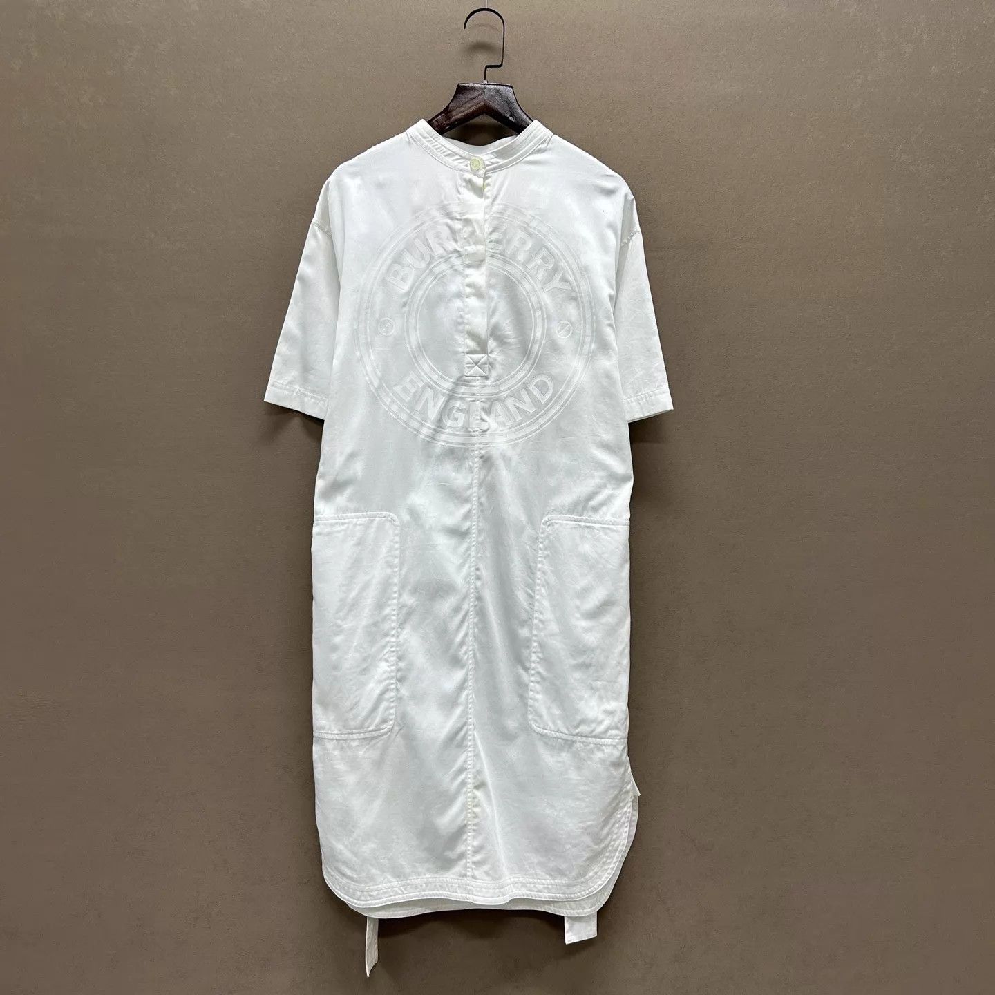 Burberry Burberry White Printed Logo Dress 99 New UK6 Size XS / US 0-2 / IT 36-38 - 1 Thumbnail