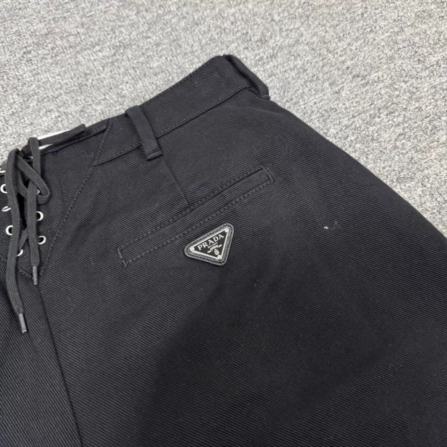 Prada Prada Black Triangle Logo Drawstring Short 42S 99New Size 28" / US 6 / IT 42 - 3 Thumbnail