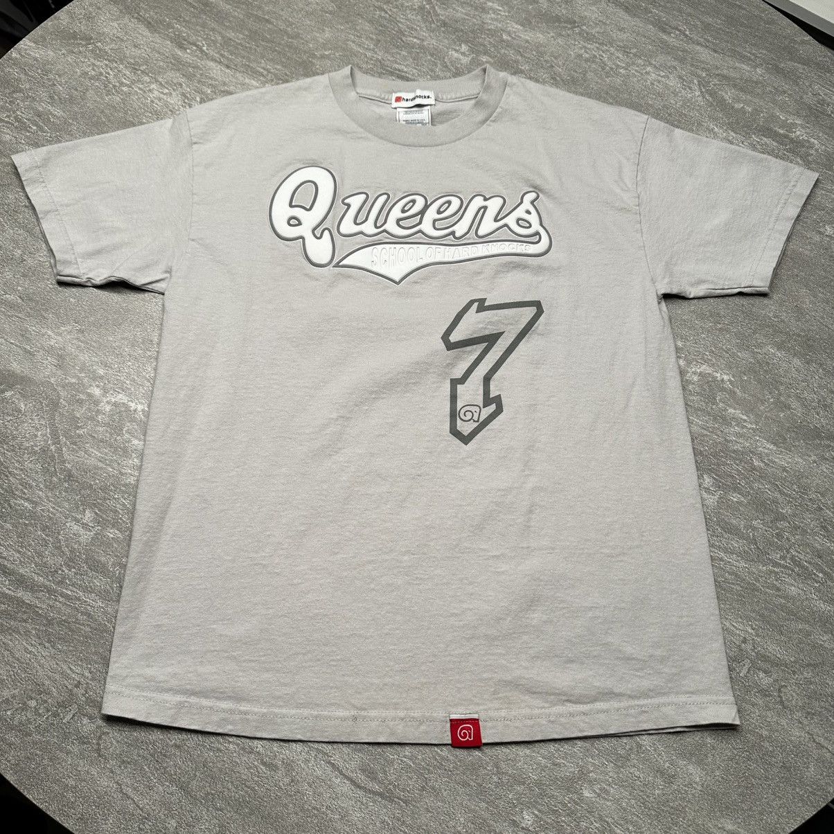 Vintage Vintage Y2K School Of Hard Knocks Queens 7 Von’s T Shirt Size US L / EU 52-54 / 3 - 1 Thumbnail