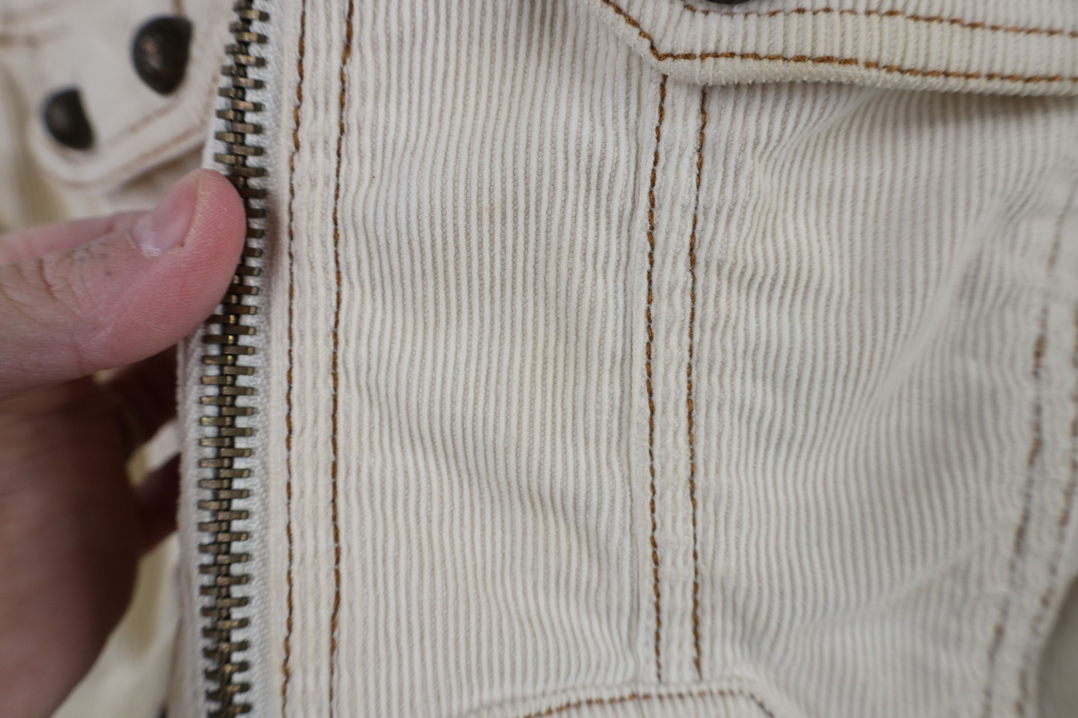 Guess × Vintage Vintage 90s Y2K Guess Fur Trim Corduroy Trucker Jacket Cream Size XS / US 0-2 / IT 36-38 - 6 Thumbnail
