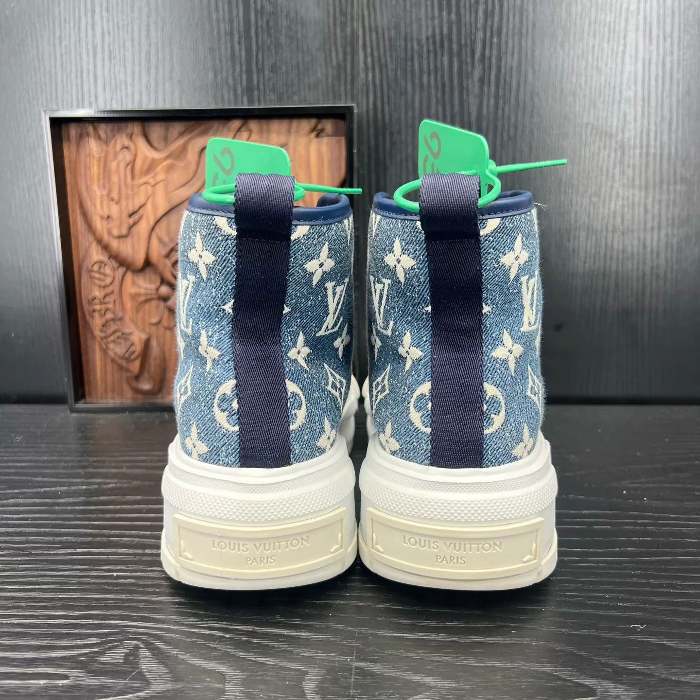 Louis Vuitton LV Squad White & Blue Denim Size 36 Like New Size US 5.5 / IT 35.5 - 6 Thumbnail