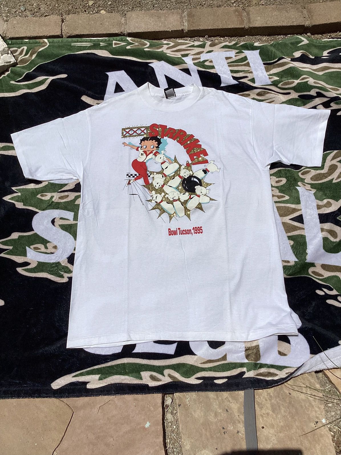 Vintage Vtg 95 Betty Boop Tucson bowling diamond dust USA made shirt Size US XL / EU 56 / 4 - 1 Thumbnail