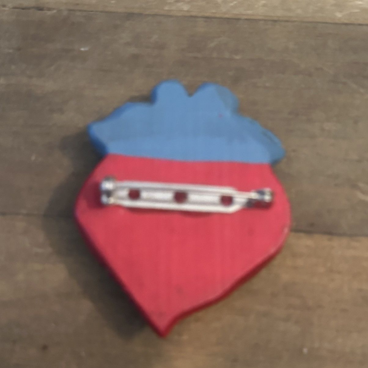 Vintage Vintage resin love birds and red heart brooch Size ONE SIZE - 4 Thumbnail