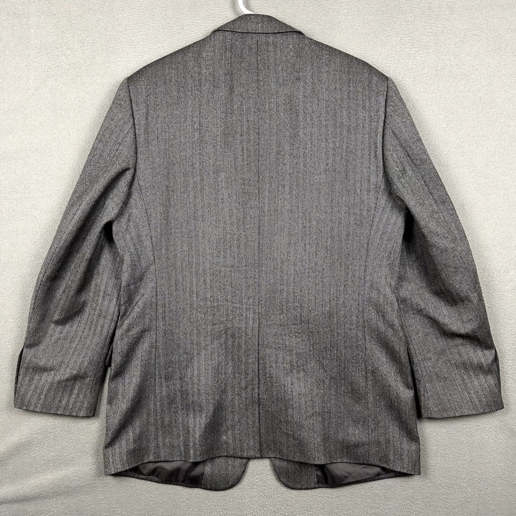 Joseph Joseph & Feiss Sport Coat Blazer Jacket Gray Wool Tweed Herringbone 44R Regular Mens Size 42R - 2 Thumbnail