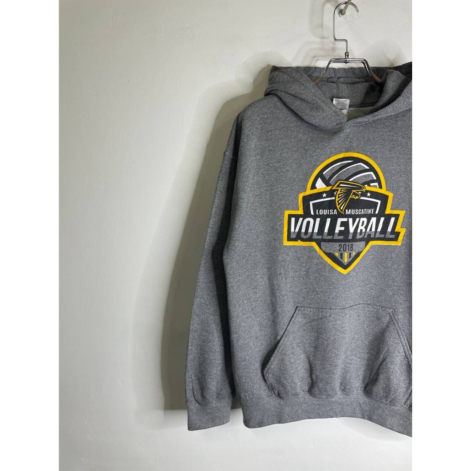 Vintage Vintage Gildan Louisa Muscatine Volleyball Hoodie Size L Size US L / EU 52-54 / 3 - 4 Thumbnail