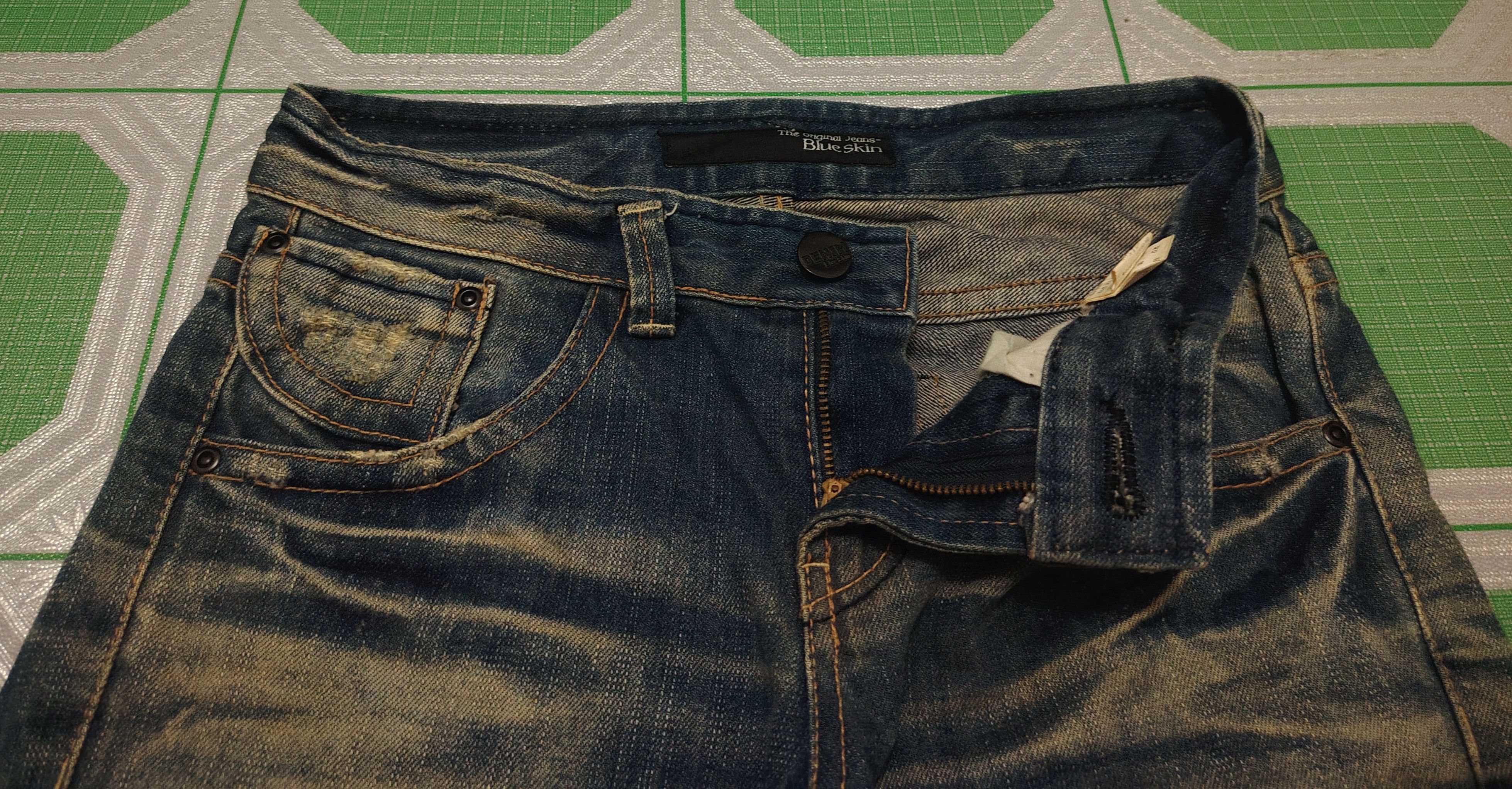 If Six Was Nine Distressed Thrashed The Blue Skin Studded Jeans Size US 30 / EU 46 - 7 Thumbnail