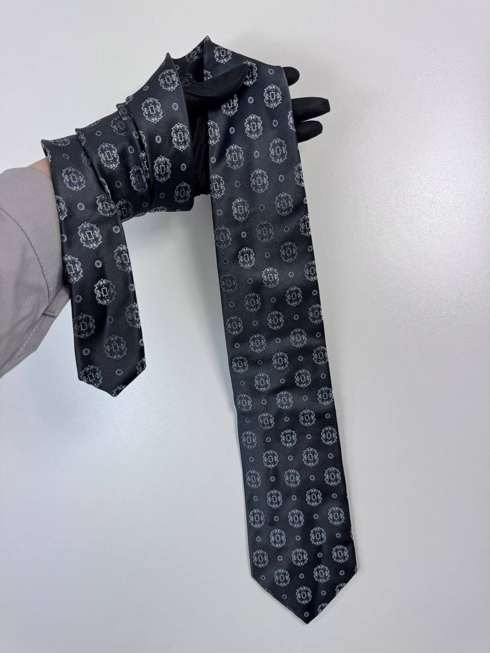 Dolce & Gabbana Dolce & Gabbana Silk Tie Gray Medallion Pattern Made InItaly Size ONE SIZE - 1 Thumbnail