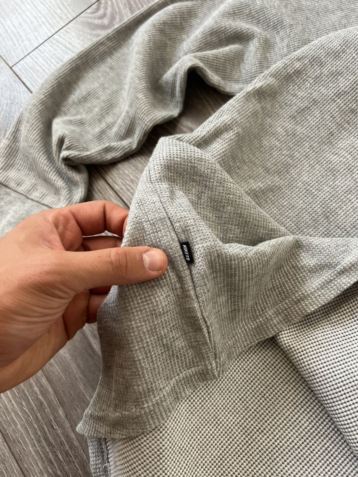 Nike SB Nike SB Gray Knitted Sleeve Logo Towel Cotton Long Sleeve Size US M / EU 48-50 / 2 - 13 Thumbnail