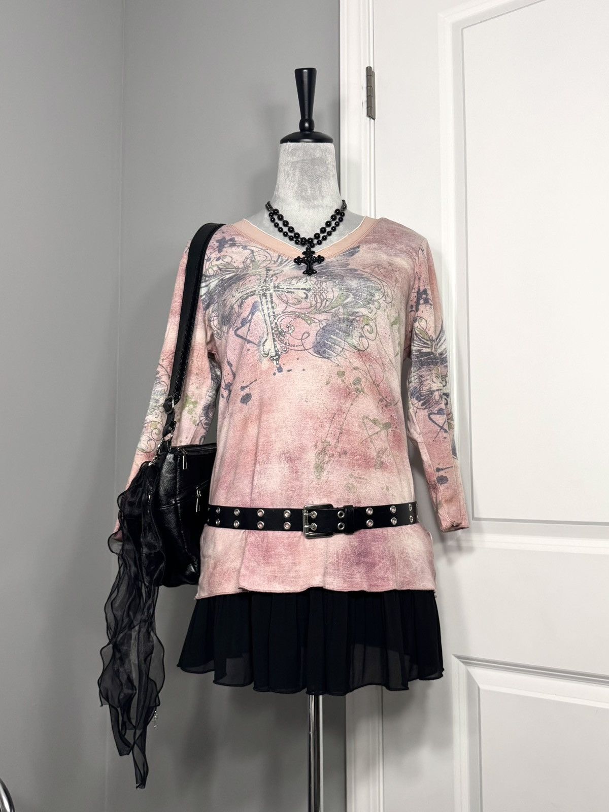 Other Oneworld Y2K Pink Grunge Graphic Cross Top w/ Rhinestones Size L / US 10 / IT 46 - 6 Thumbnail