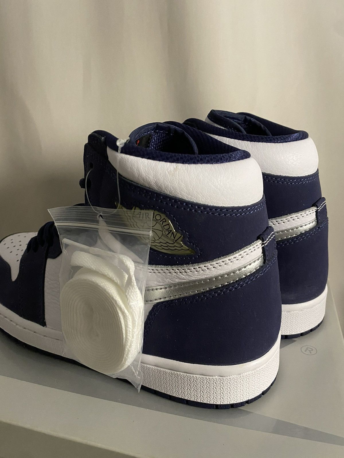 Jordan Brand × Nike Air Jordan 1 Retro High CO.JP Midnight Navy 2020 Size US 9.5 / EU 42-43 - 3 Thumbnail