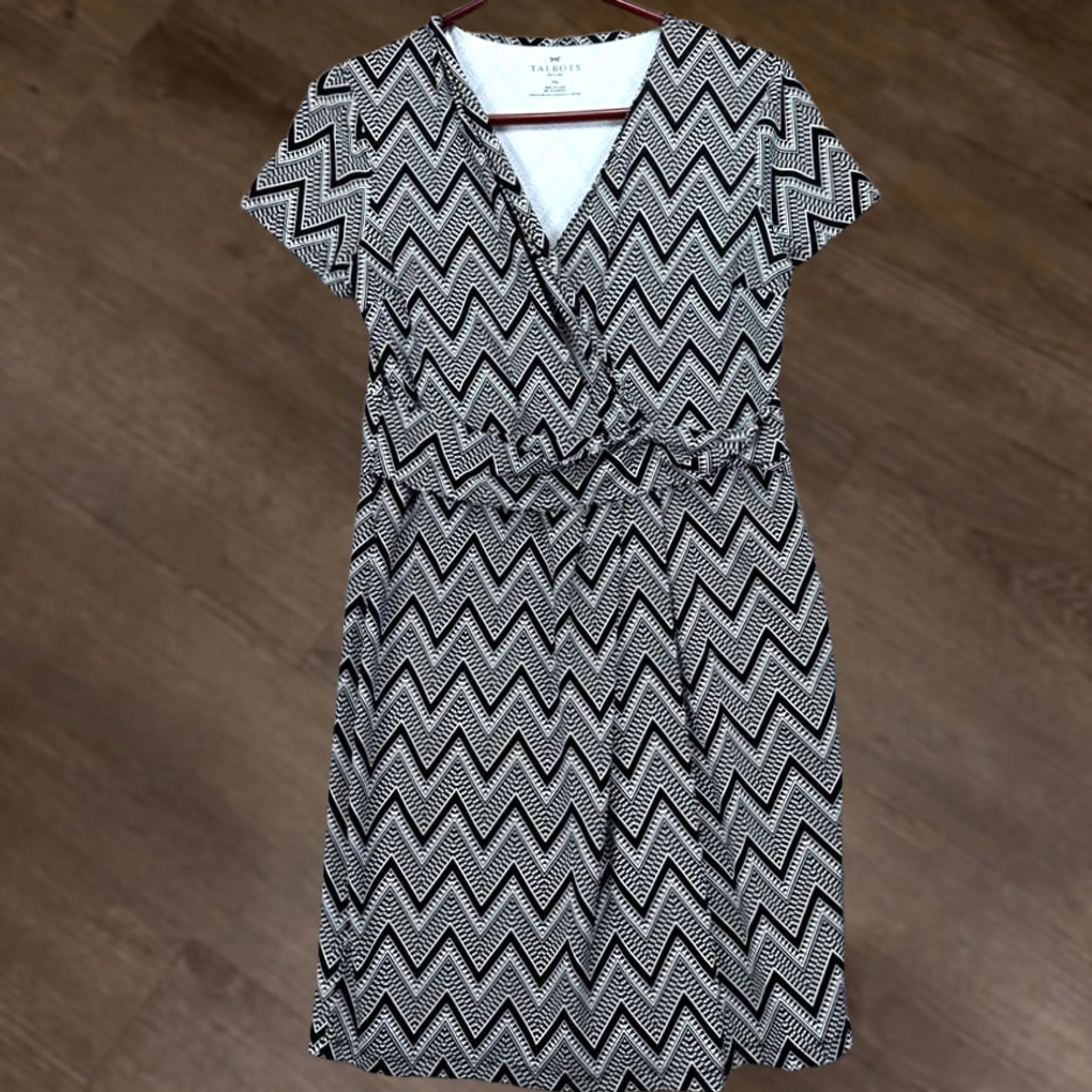Talbots Talbots Wrap Dress Womens Medium Petite Black White Geometric Nylon Blend Ladies Geometric Pattern Short Sleeve V-Neck Pullover Casual Dress Size M / US 6-8 / IT 42-44 - 1 Thumbnail