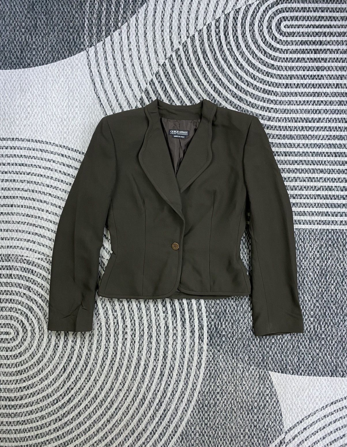 Giorgio Armani Vintage Giorgio Armani Single Button Cropped Blazer Jacket Size S / US 4 / IT 40 - 1 Thumbnail