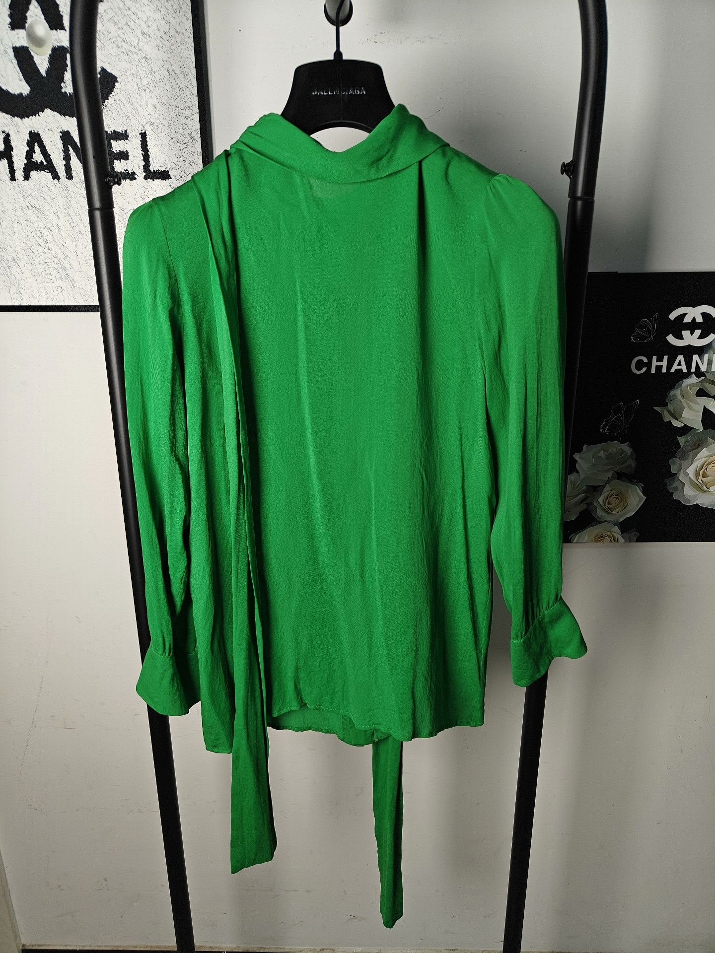 Gucci Gucci White Button Up L Women Size L / US 10 / IT 46 - 1 Thumbnail