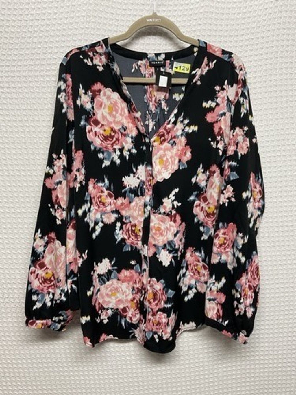 Torrid NWT Torrid Floral V-Neck Button Up Long Sleeve Blouse Women2 Size M / US 6-8 / IT 42-44 - 1 Thumbnail