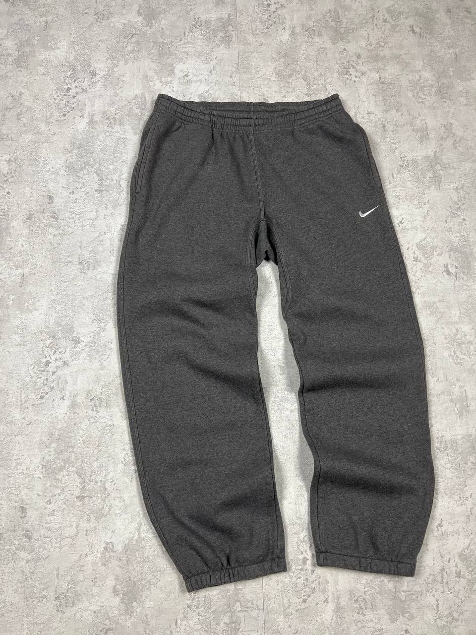 Nike Nike Baggy Grey Sweatpants Joggers Pants Size L Size US 35 - 2 Thumbnail