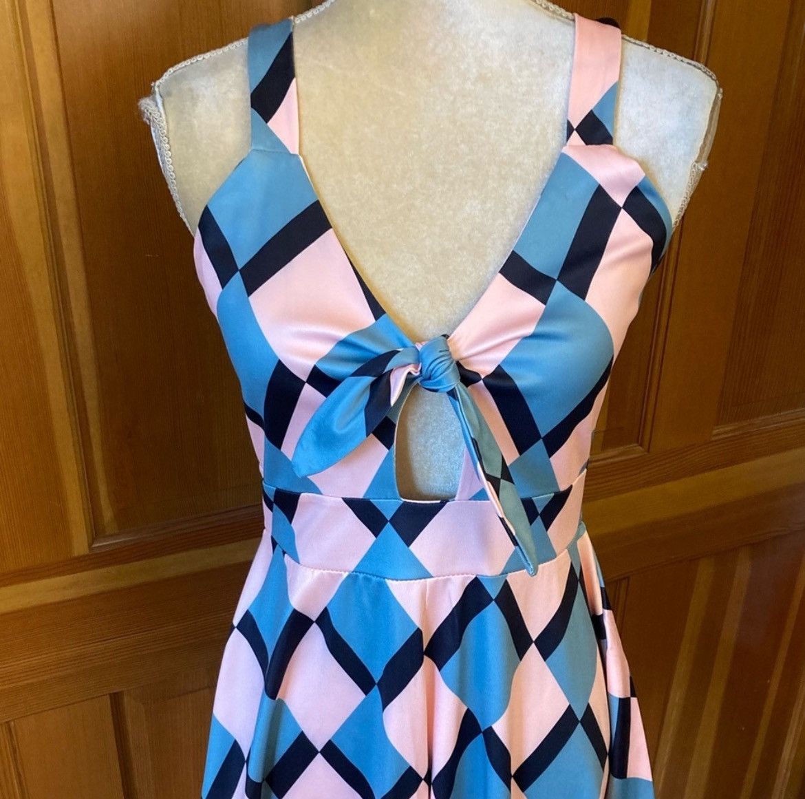 Designer × Other NWT, Lavishly Paris Woman’s Designer Spaghetti Strap Romper Size 28" / US 6 / IT 42 - 3 Thumbnail