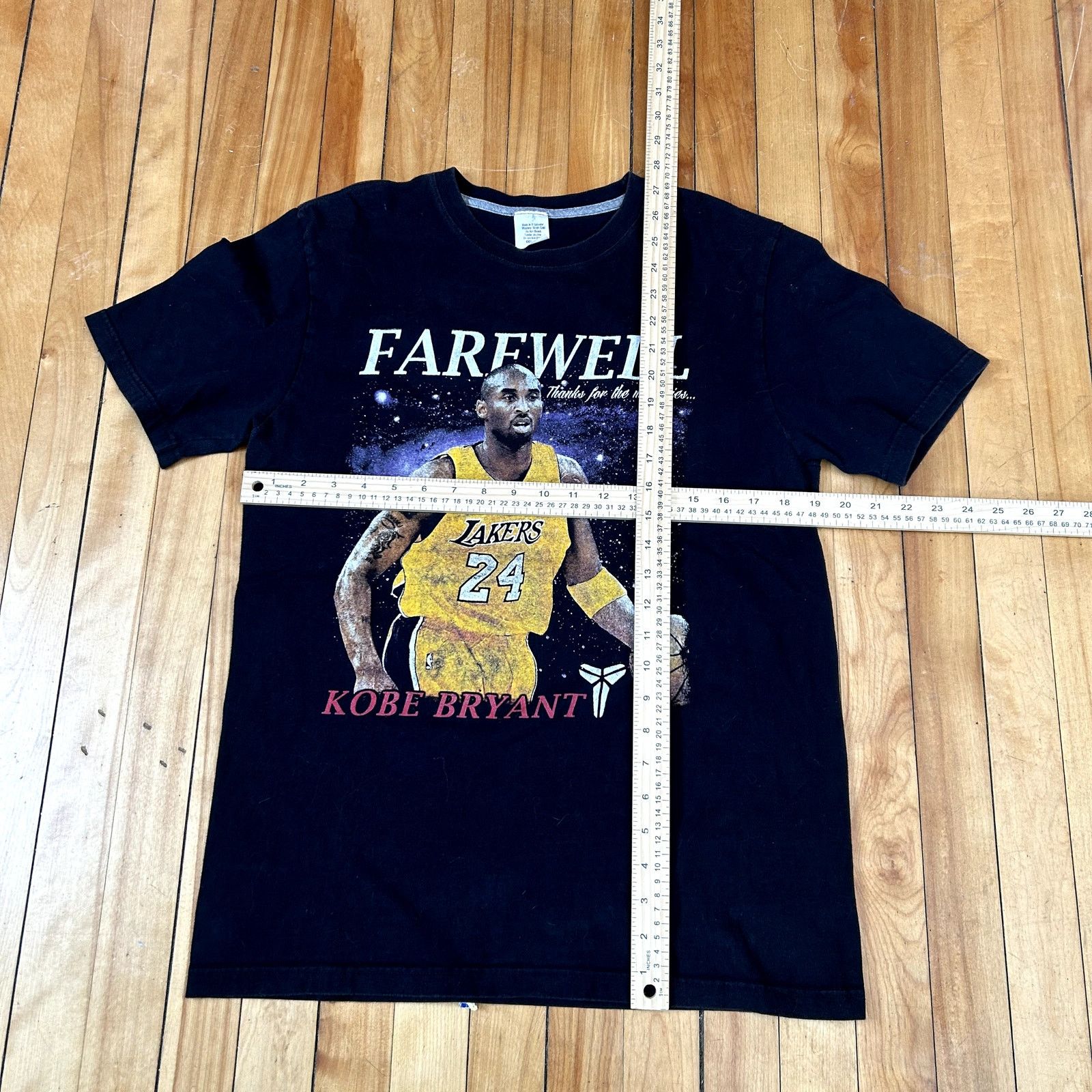 Vintage Kobe Bryant Memorial T-Shirt Rare Medium Size US M / EU 48-50 / 2 - 5 Thumbnail