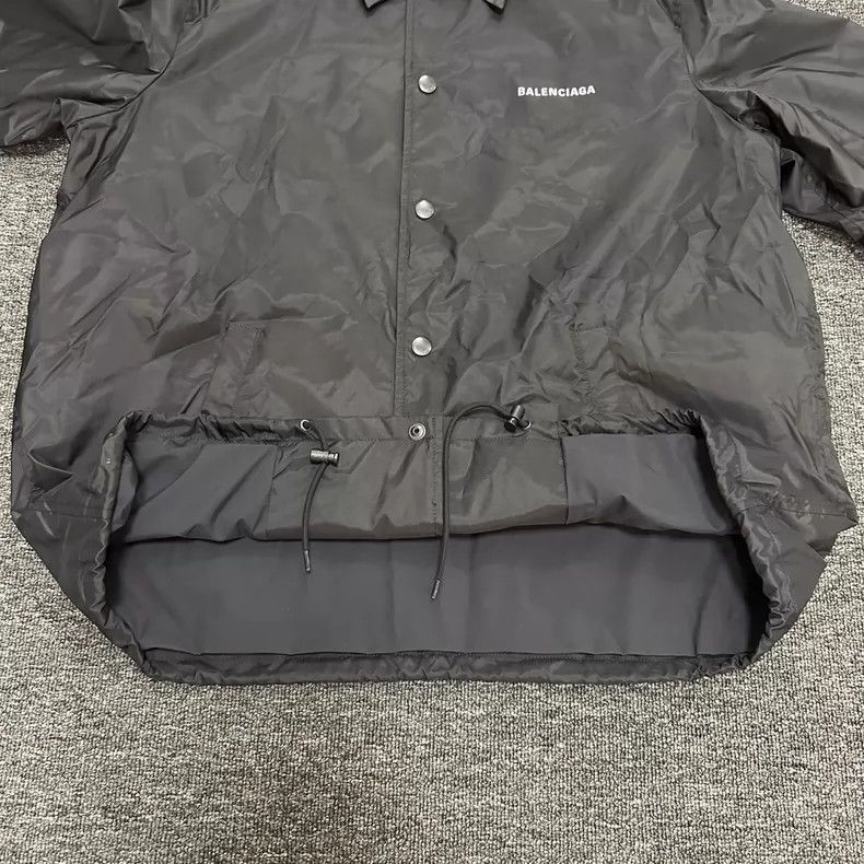 Balenciaga Balenciaga SS 20 24/7 News logo printed nylon coach jacket Size US M / EU 48-50 / 2 - 8 Thumbnail
