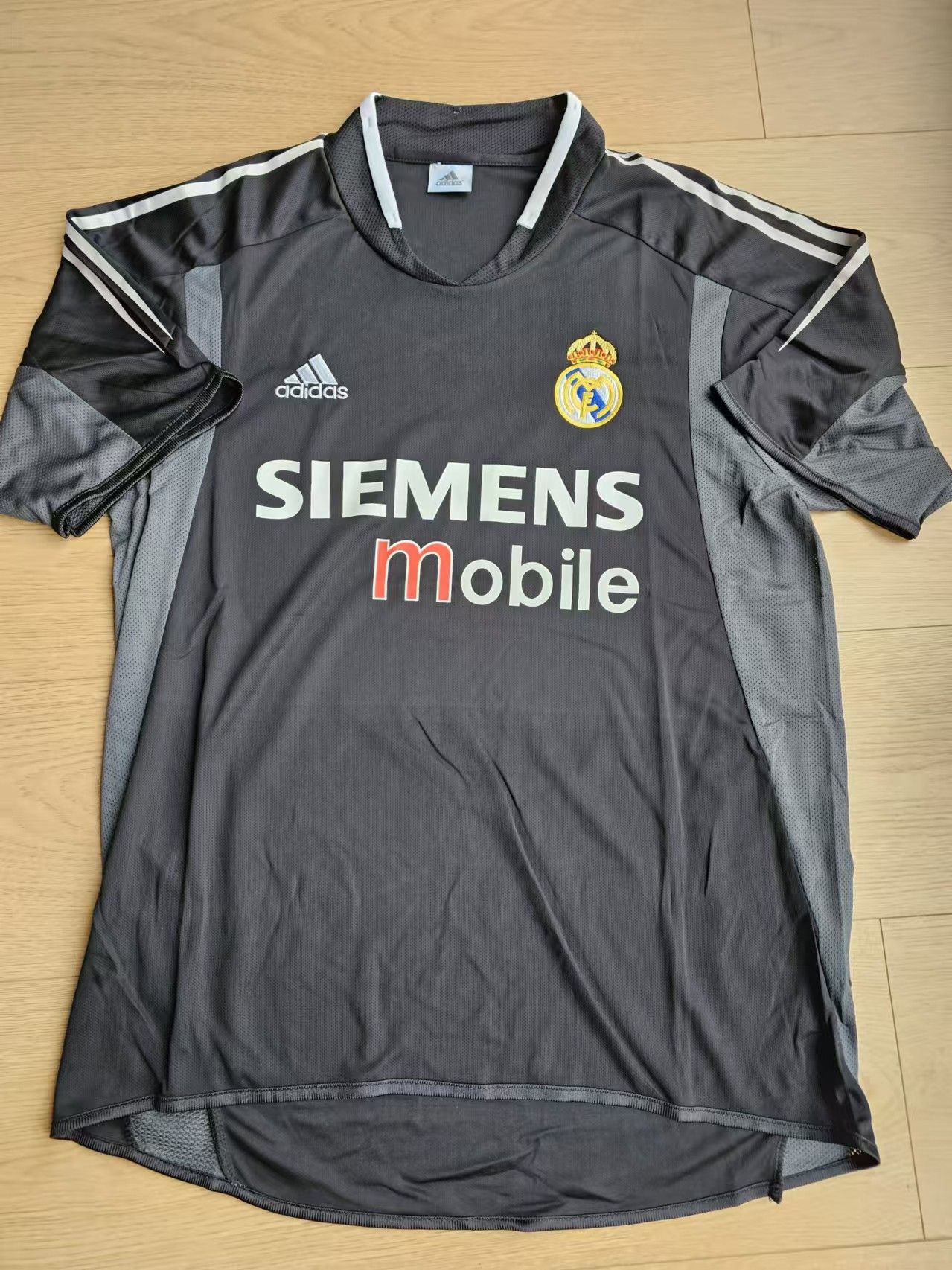 Other 2004 05 Real Madrid #5 Zidane Jersey Away Size US M / EU 48-50 / 2 - 2 Thumbnail