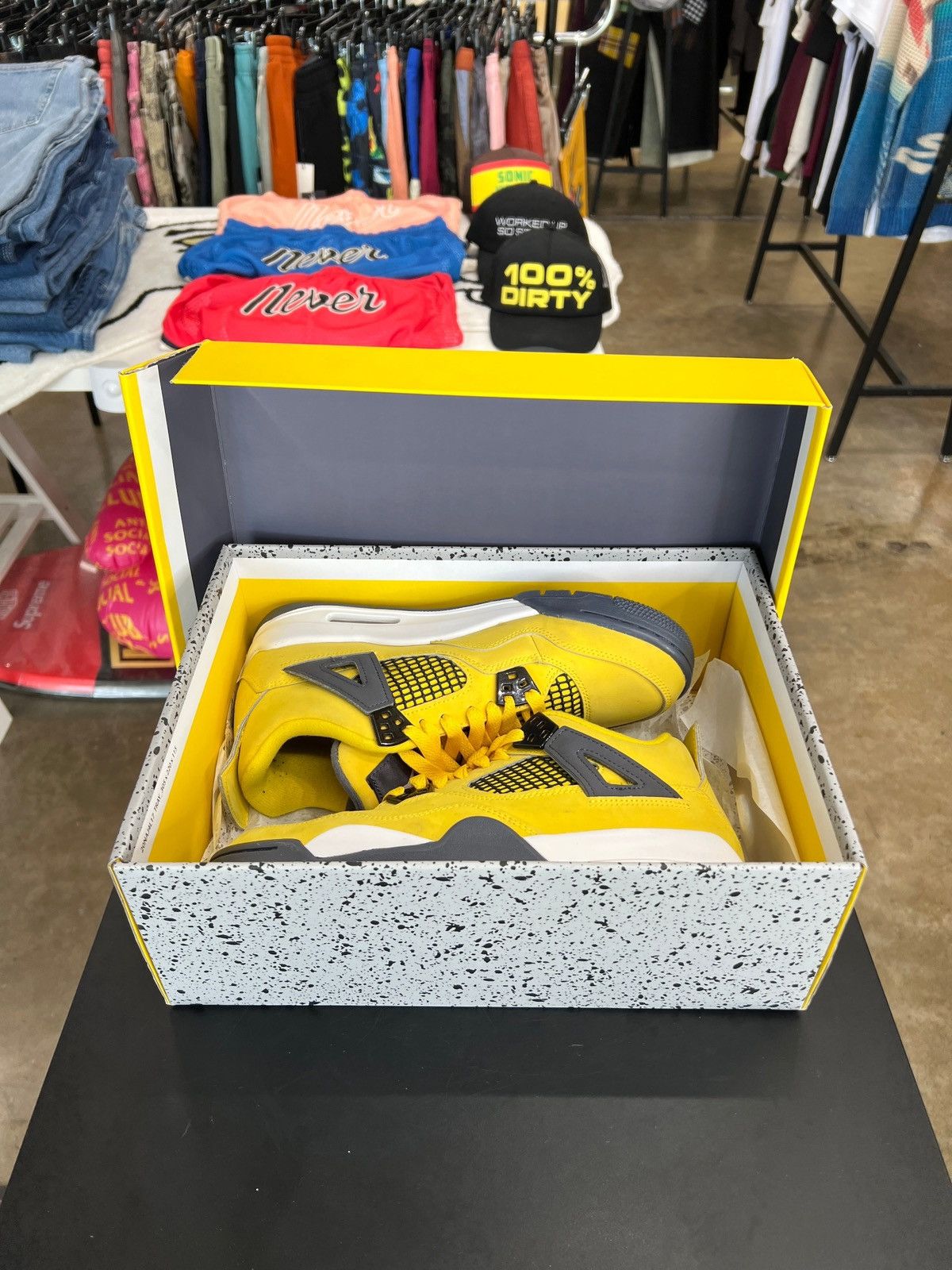 Jordan Brand Air Jordan 4 Lightning Sz. 6.5Y (2021) Size US 6.5 / EU 39-40 - 10 Thumbnail