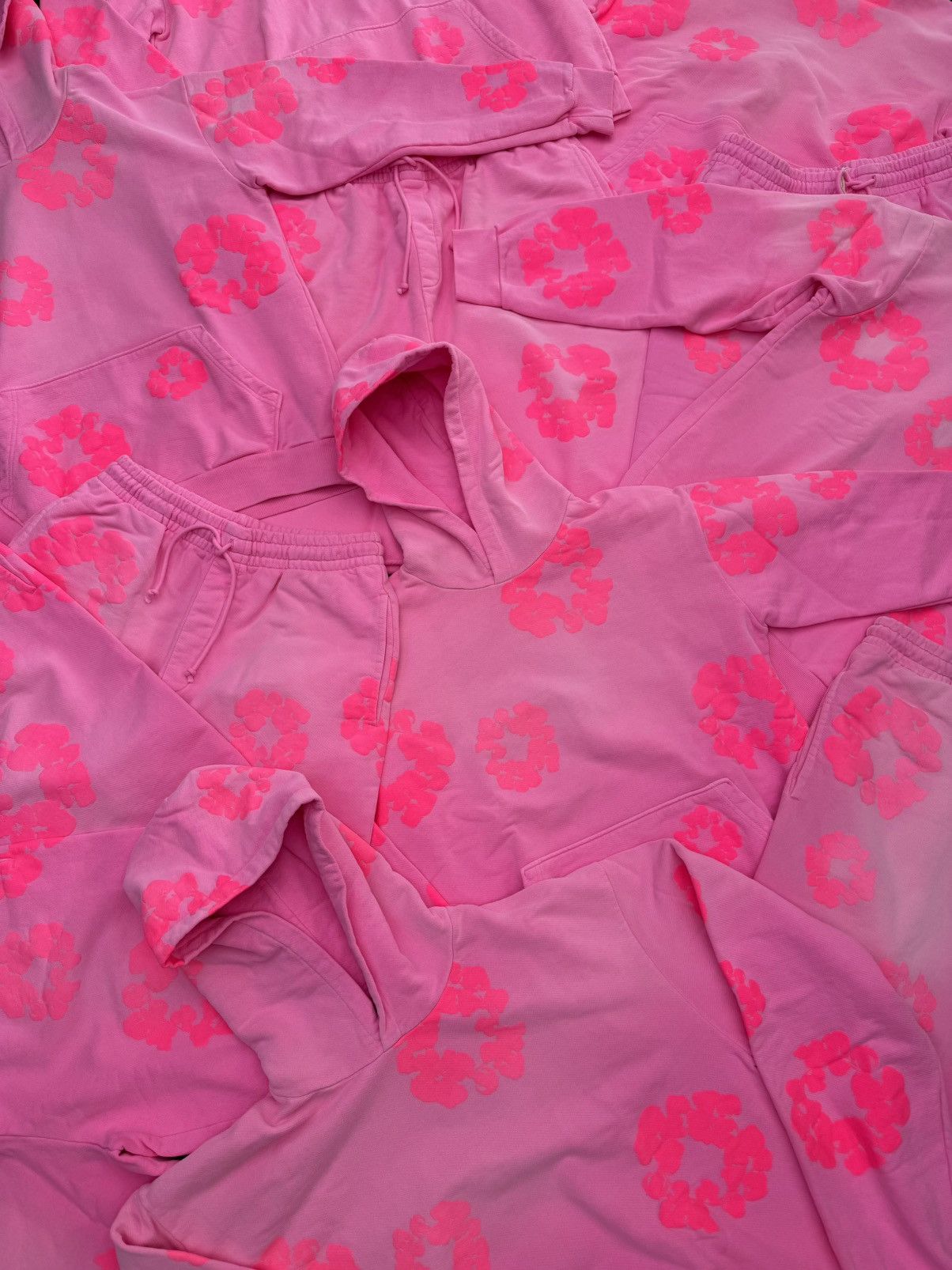 DENIM TEARS Denim Tears Hot Pink 2025 Cotton Wreath Hoodie XS (NEW) Size US XS / EU 42 / 0 - 11 Thumbnail