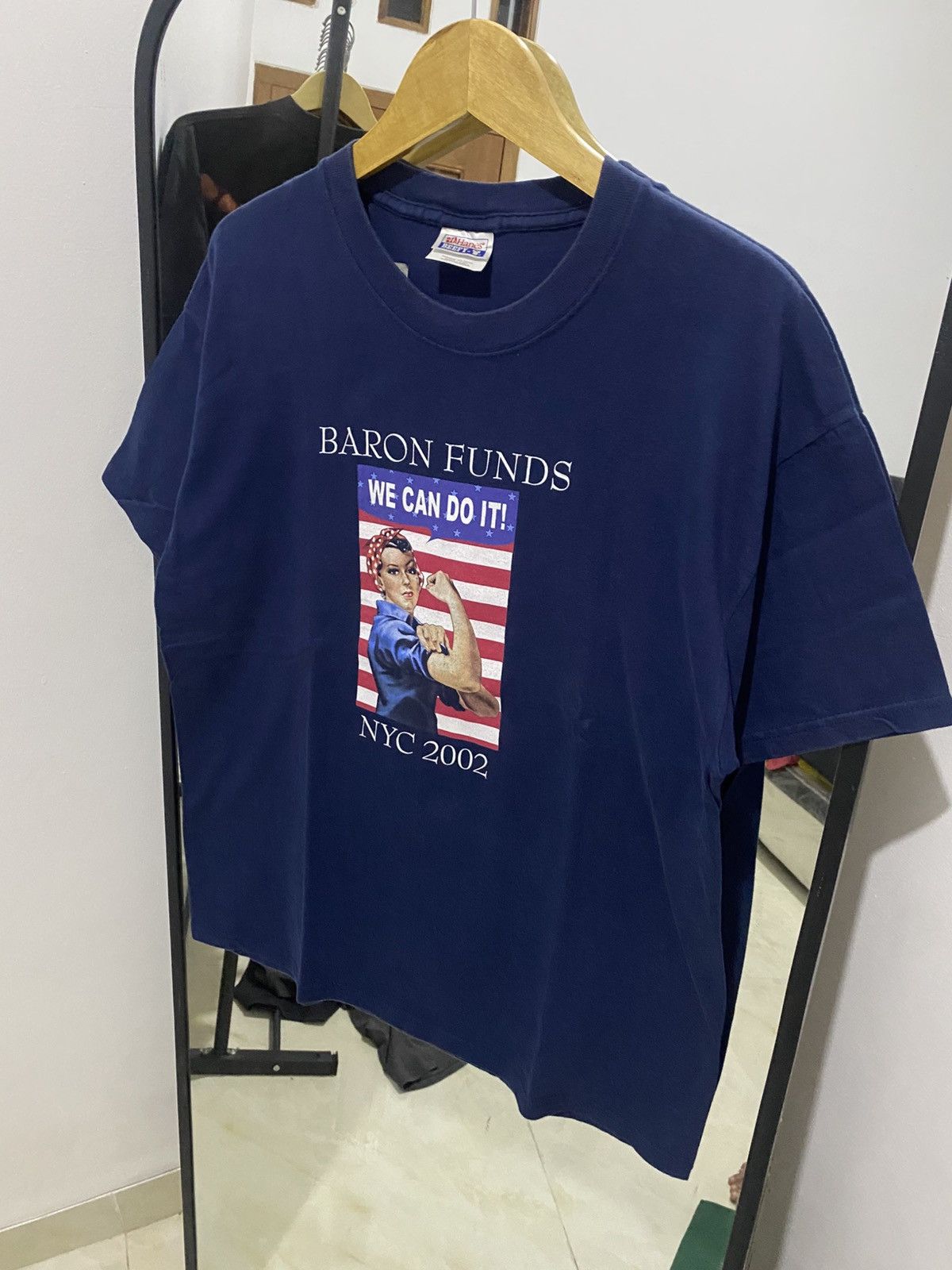 Other Baron Funds NYC 2002 “We Can Do It” Graphic T-Shirt Vintage Size US L / EU 52-54 / 3 - 1 Thumbnail
