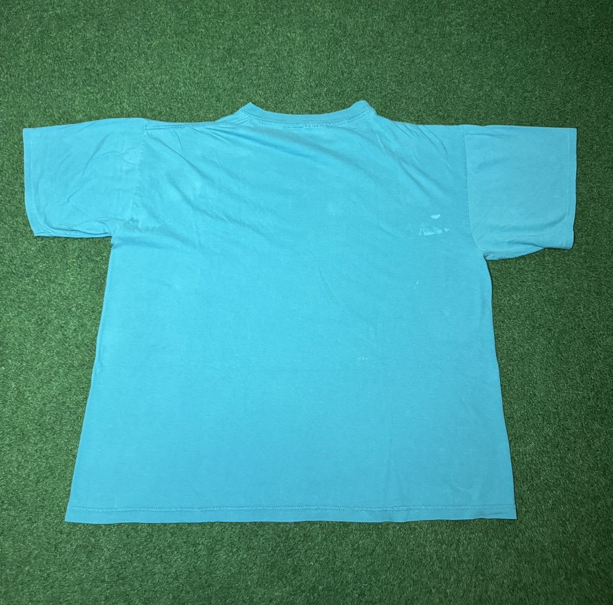Vintage Vtg 90s Charlotte Hornets Magic Johnson Nutmeg Dunk T Shirt Size US XL / EU 56 / 4 - 4 Thumbnail
