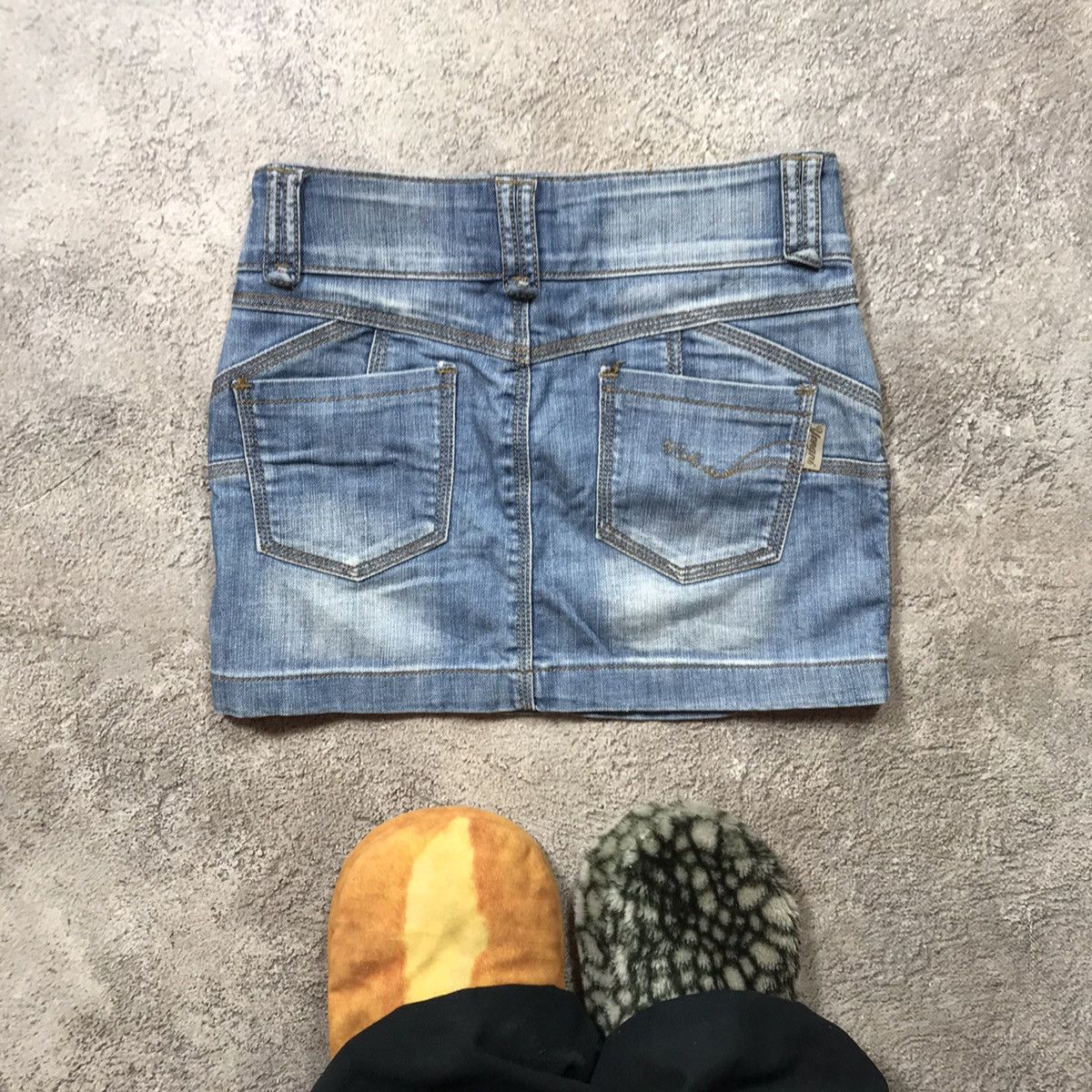 Vintage Vintage Y2K Distressed Mini Skirt Streetwear Japanese Denim Size 27" / US 4 / IT 40 - 4 Thumbnail