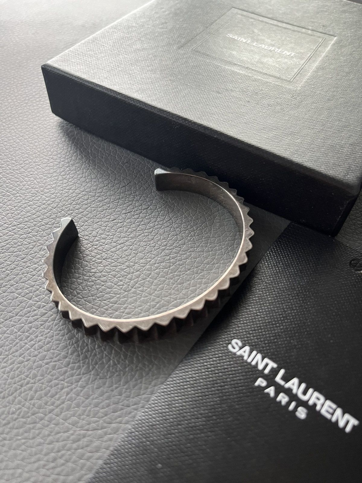 Saint Laurent Paris × Yves Saint Laurent Runway Brass Metal Saint Laurent Bracelet Limited Edition Size ONE SIZE - 11 Thumbnail