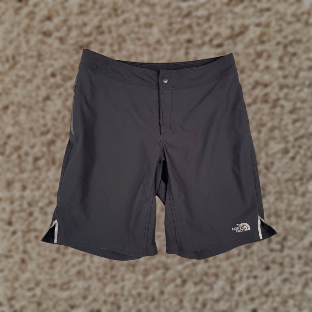 The North Face The North Face Shorts Womens 32x10 Black Nylon Blend Chino Hiking Camping Pockets Outdoor Size 24" / US 00 / IT 34 - 1 Thumbnail