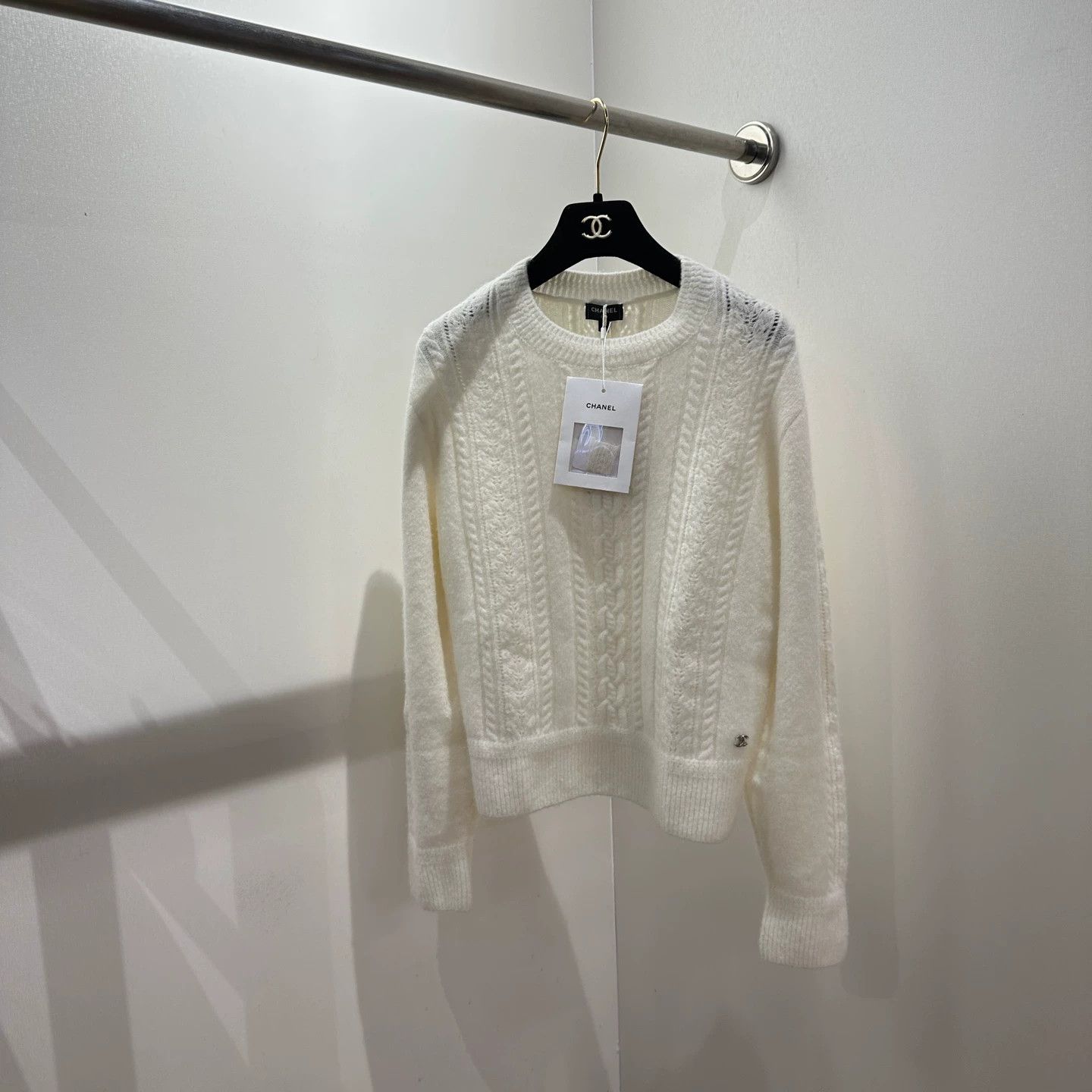 Chanel Chanel may587 Logo Cable Knit Cashmere Sweater 40 Size M / US 6-8 / IT 42-44 - 1 Thumbnail