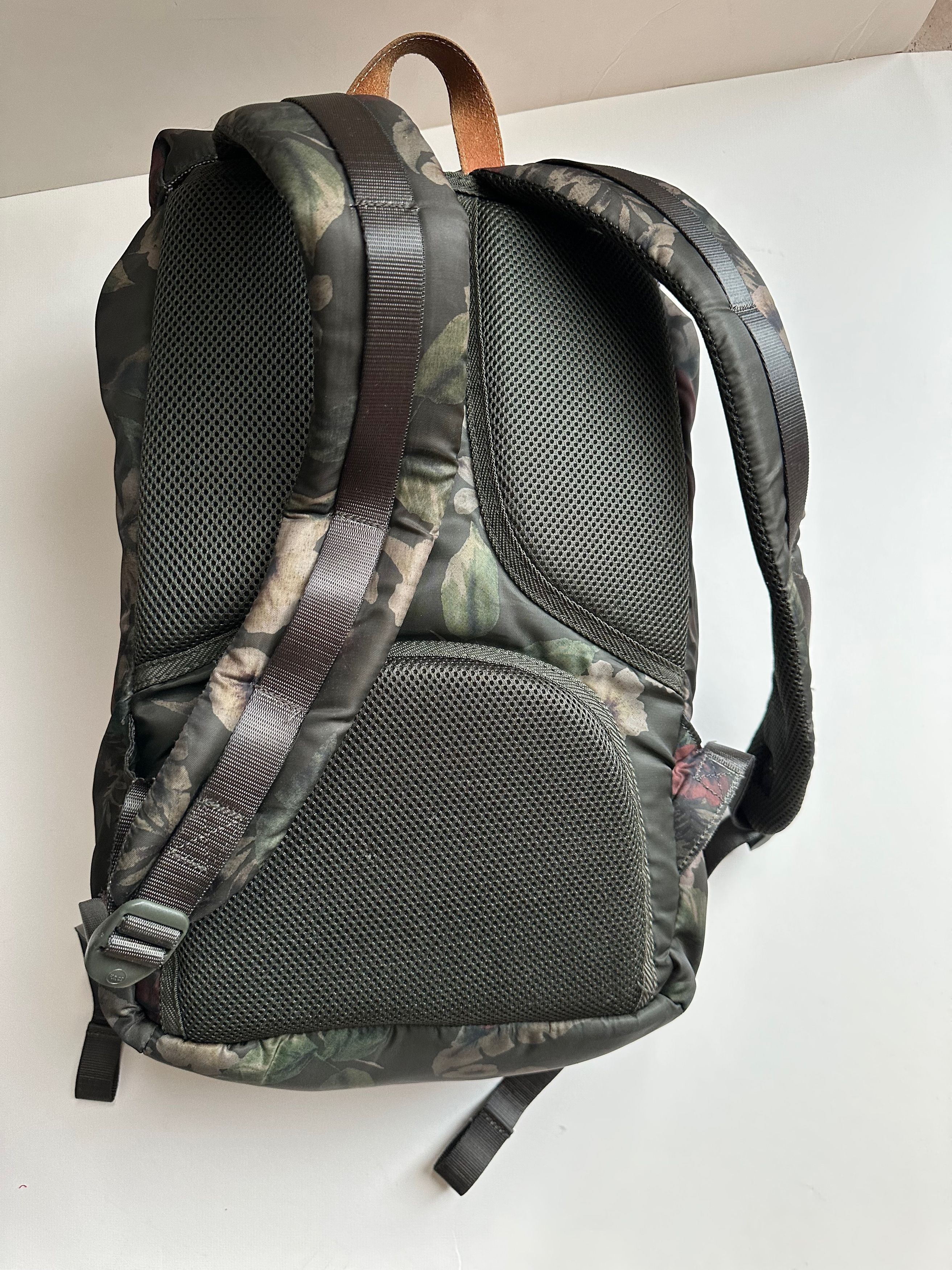 Herschel Supply Co. Vintage Herschel Hawaiian Camo Backpack w/ Leather Straps Size ONE SIZE - 4 Thumbnail