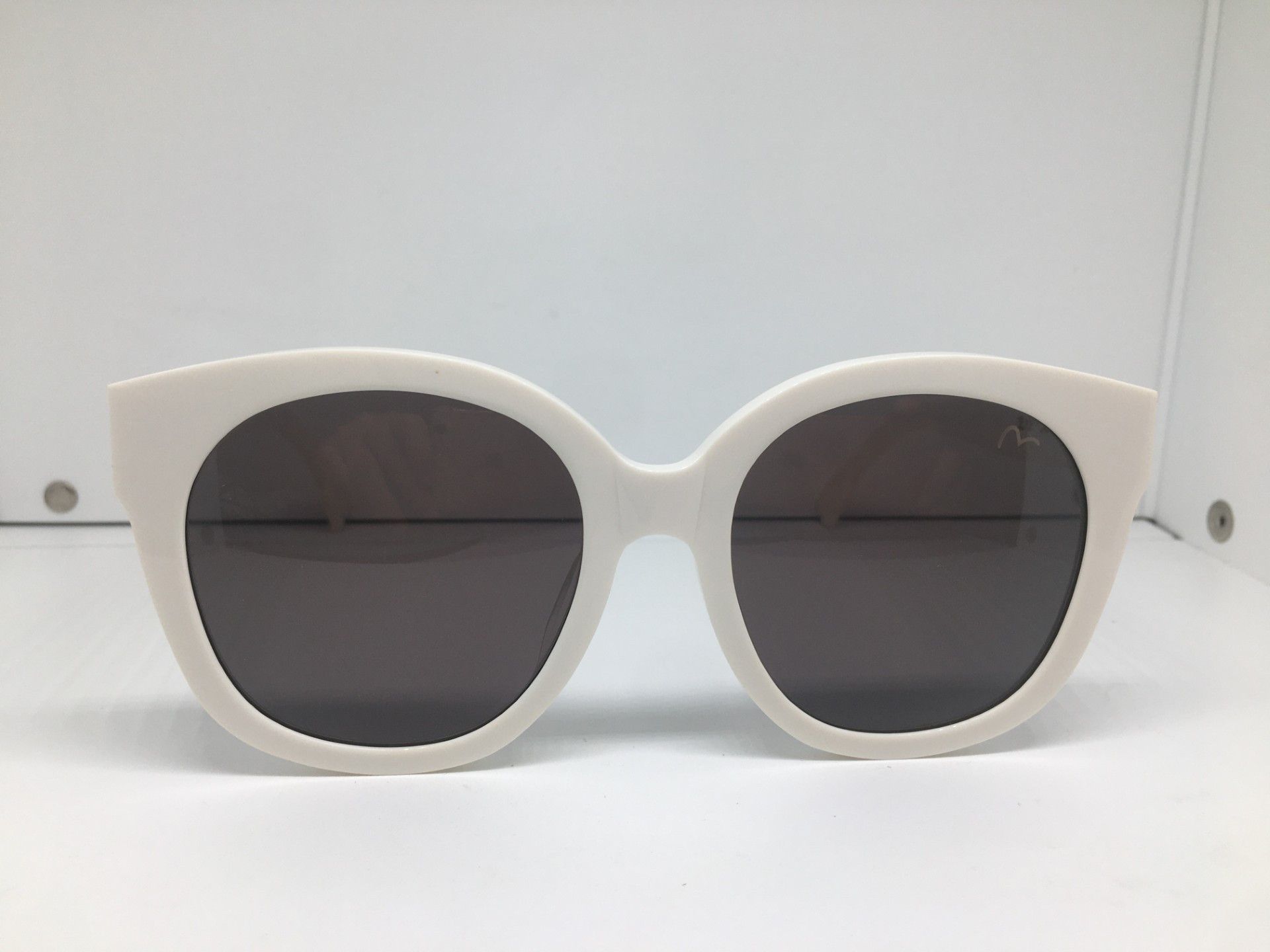 Vintage MOD EVISU OVERSIZE WHITE SHIBUYA PLAYA SUNGLASSES Size ONE SIZE - 2 Thumbnail