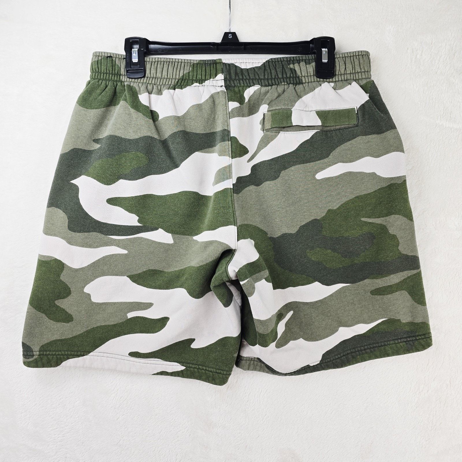 Nike Nike Sportswear Club Fleece Shorts Mens Medium Green Camo Size US 34 / EU 50 - 10 Thumbnail