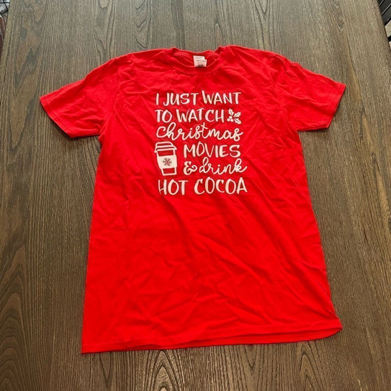 Gildan NWOT Christmas Movies Hot Cocoa Graphic Funny T-Shirt Sz M Size M / US 6-8 / IT 42-44 - 1 Thumbnail