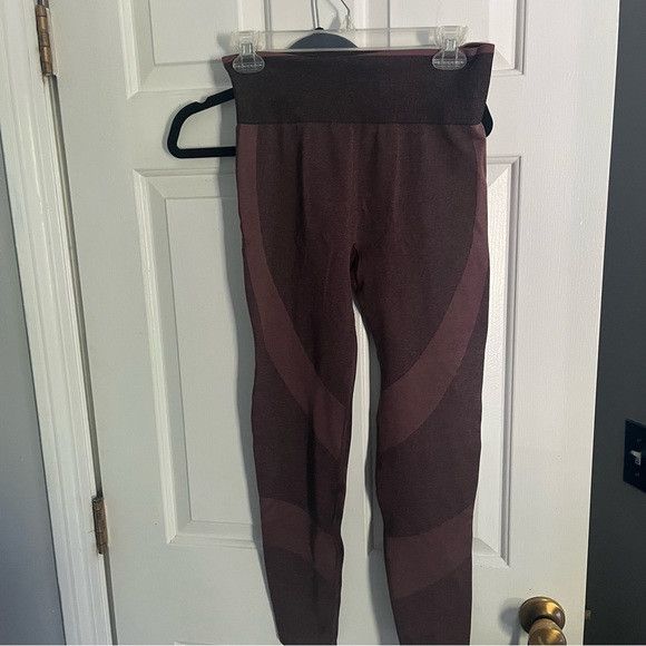 Victoria's Secret Pink by Victoria’s secret leggings seamless size M brown Size 30" / US 8 / IT 44 - 1 Thumbnail