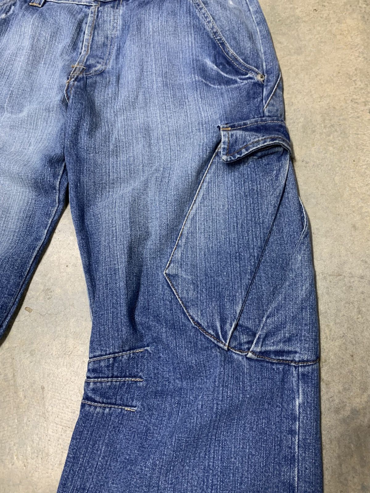 Distressed curve leg TREZ Cargo Jean