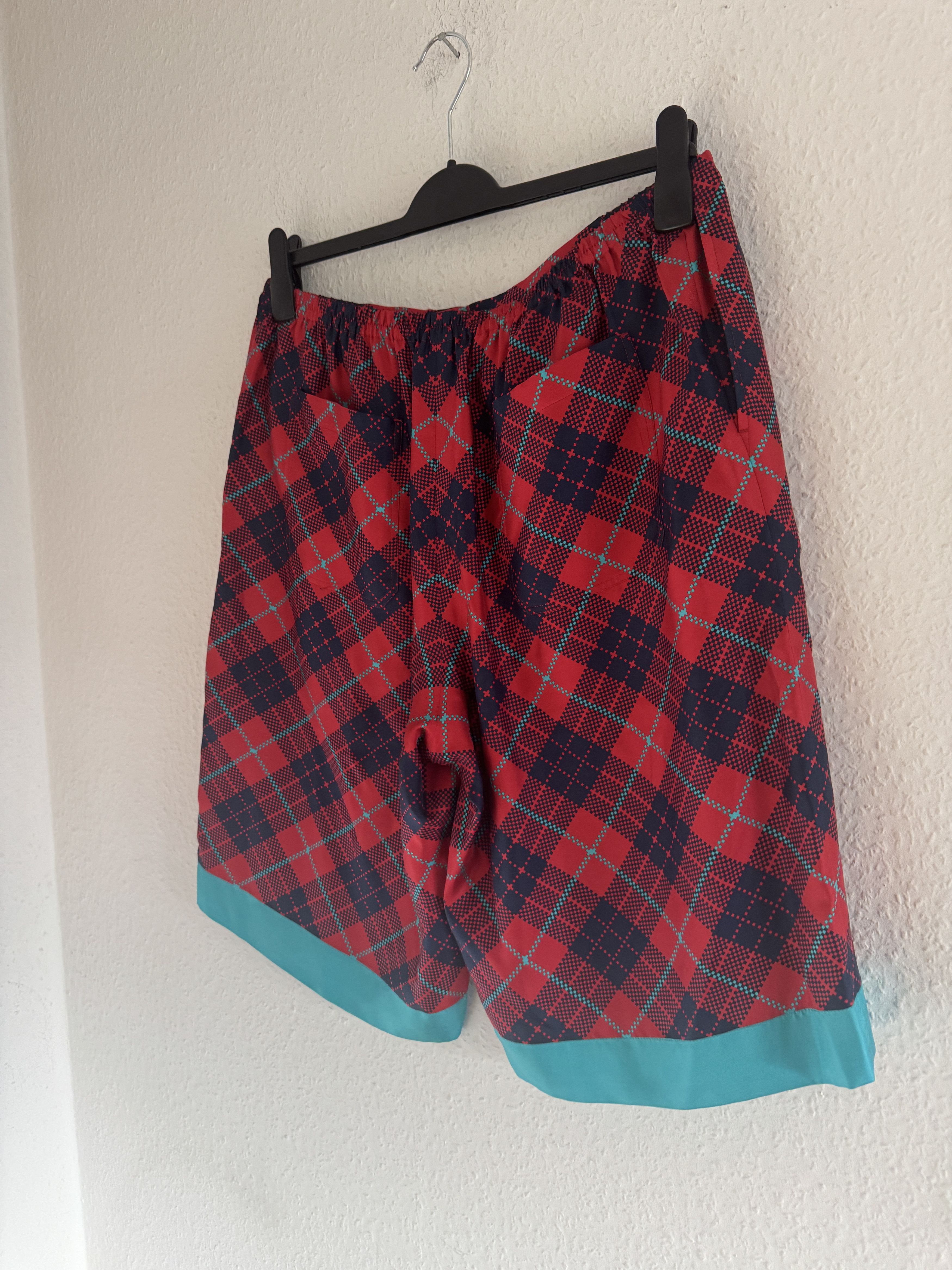 Gucci Checkered Silk Shorts with Blue Hem Size US 34 / EU 50 - 9 Thumbnail