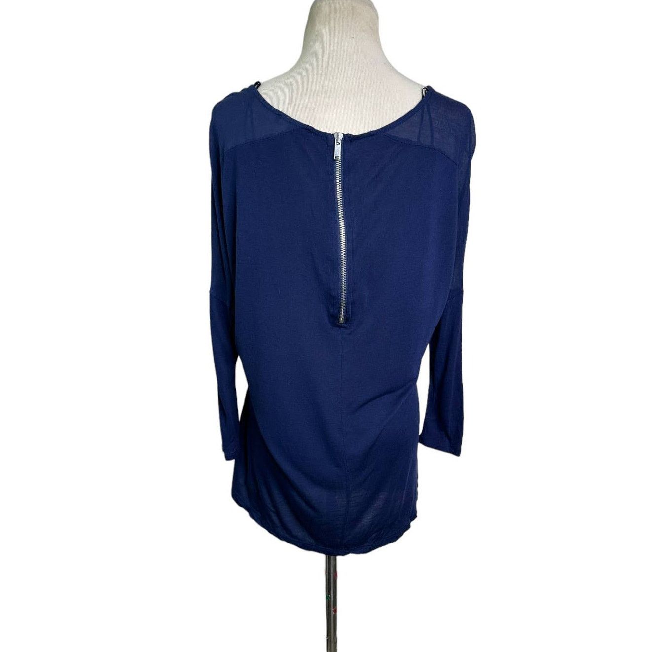 Zara Zara blue 3/4 sleeves detail back zipper blouse size small Size S / US 4 / IT 40 - 2 Thumbnail